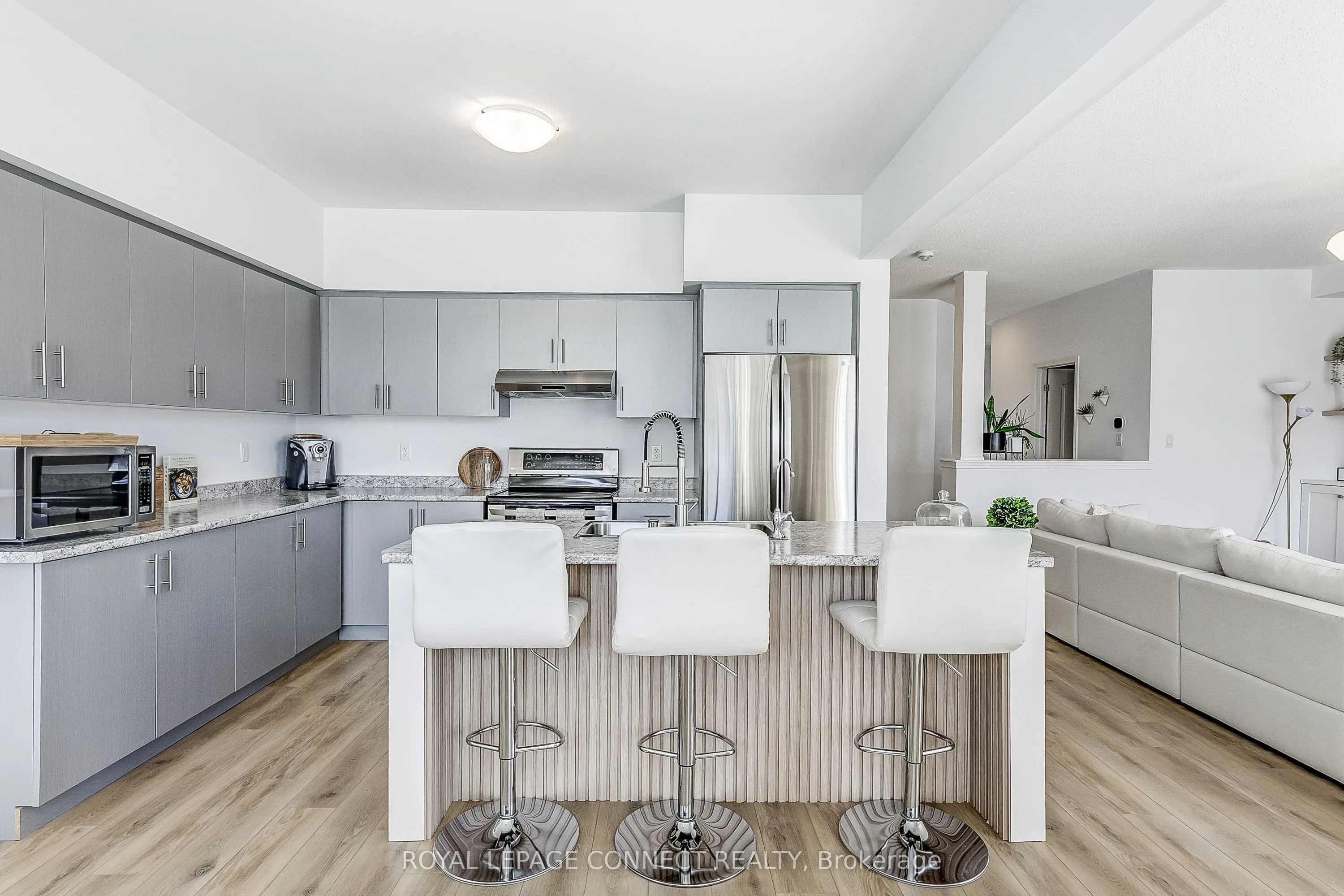 17 Don Hadden Crescent
