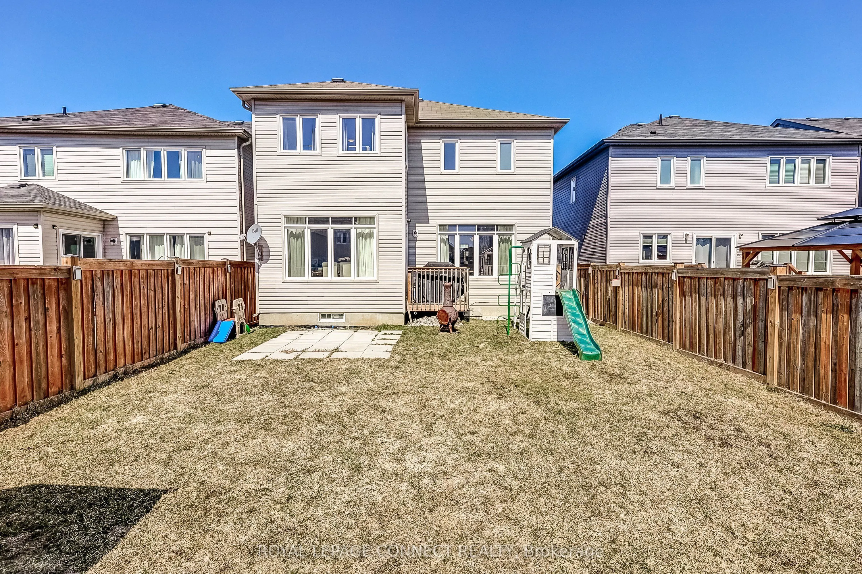 17 Don Hadden Crescent