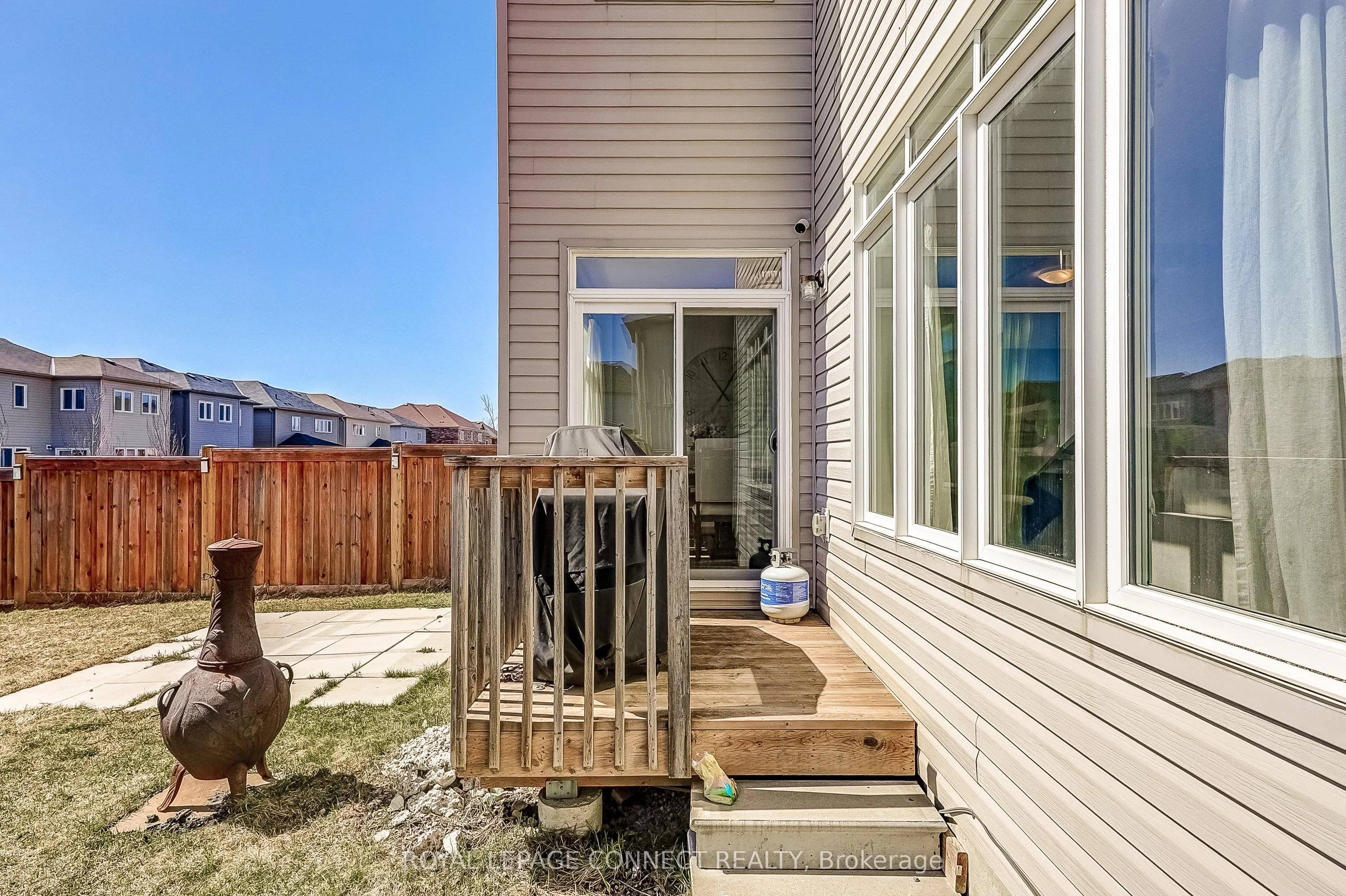 17 Don Hadden Crescent
