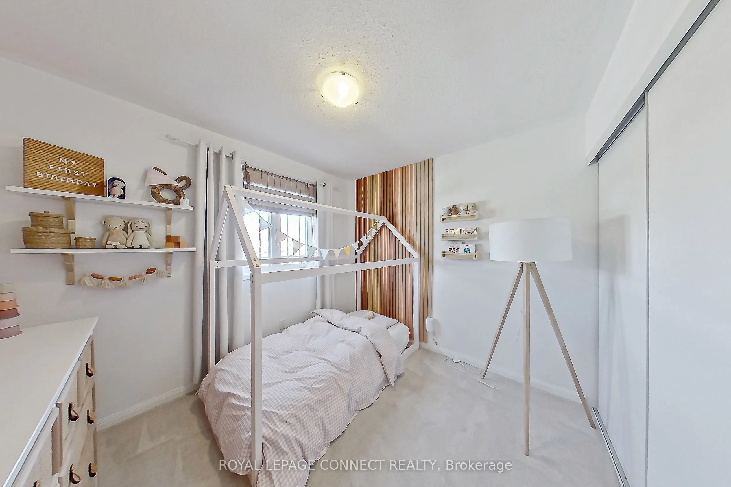 17 Don Hadden Crescent