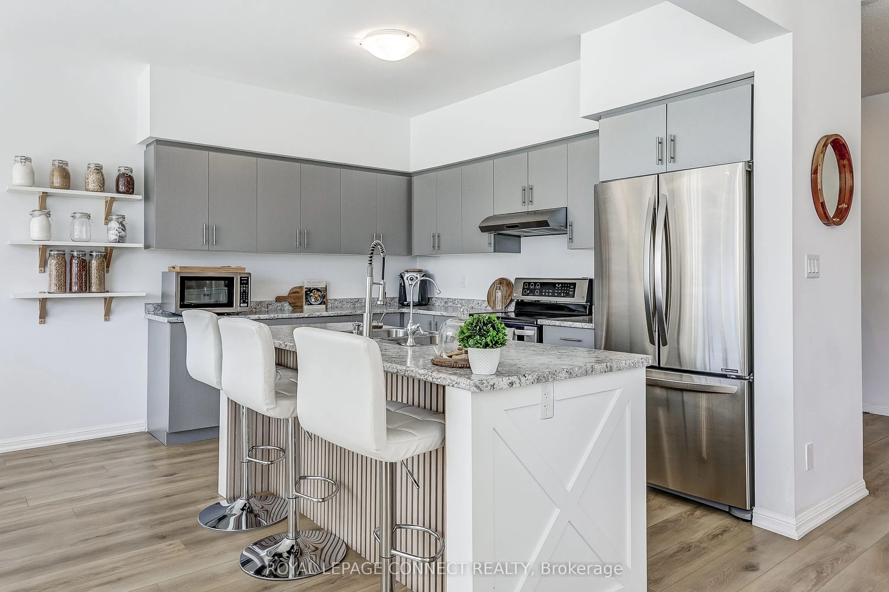 17 Don Hadden Crescent