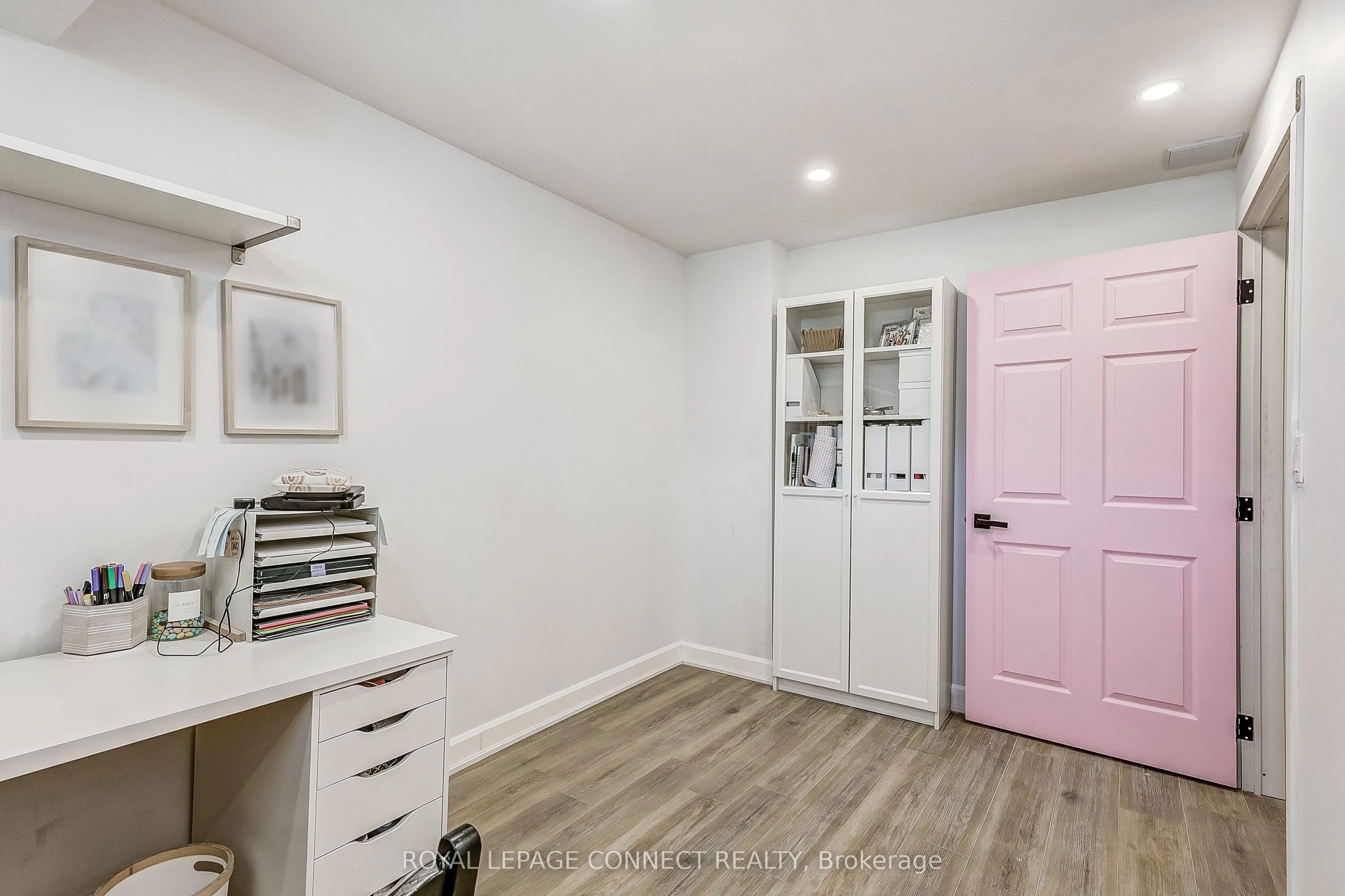 17 Don Hadden Crescent