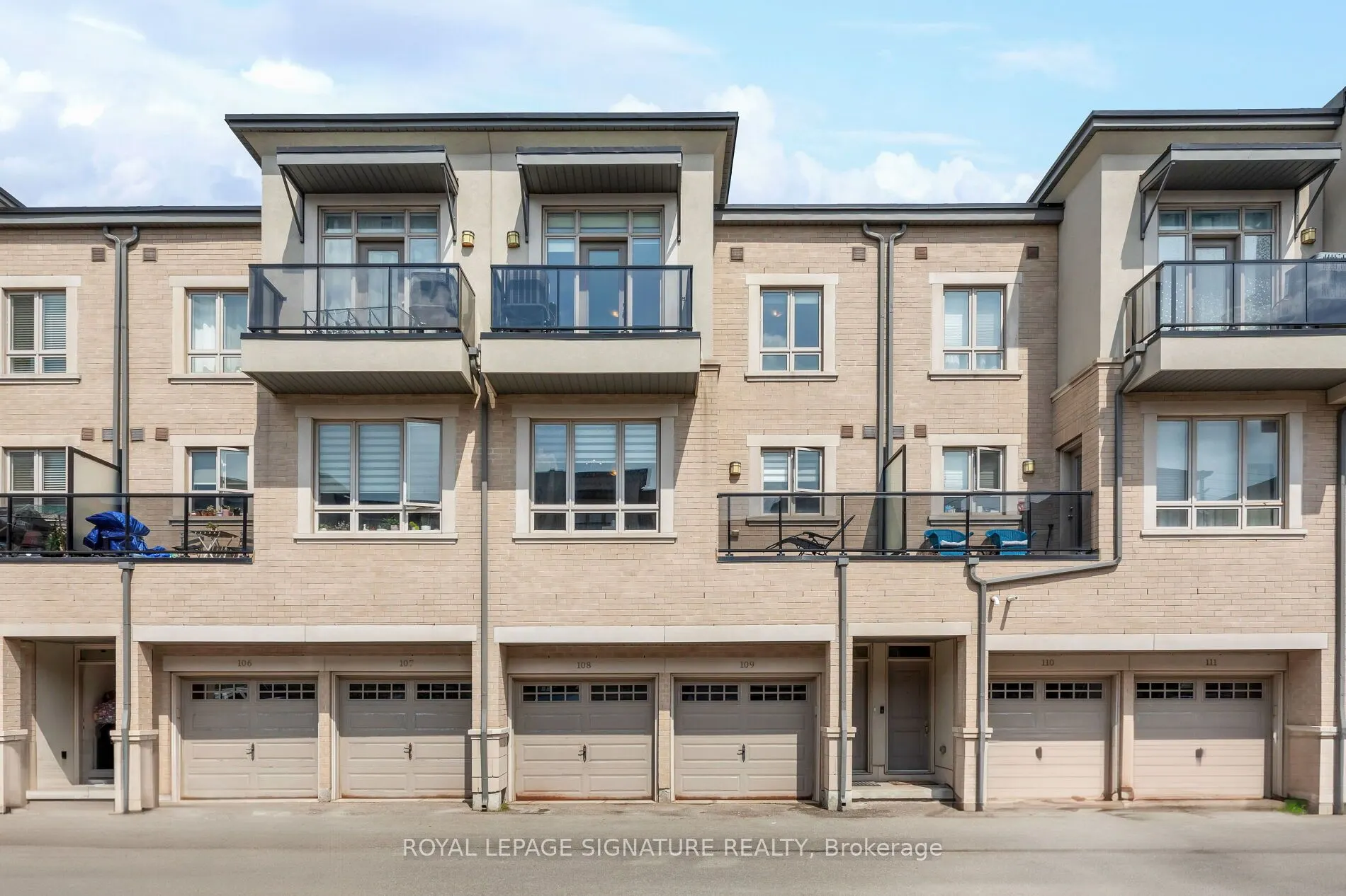 105 Kayla Crescent E, #18