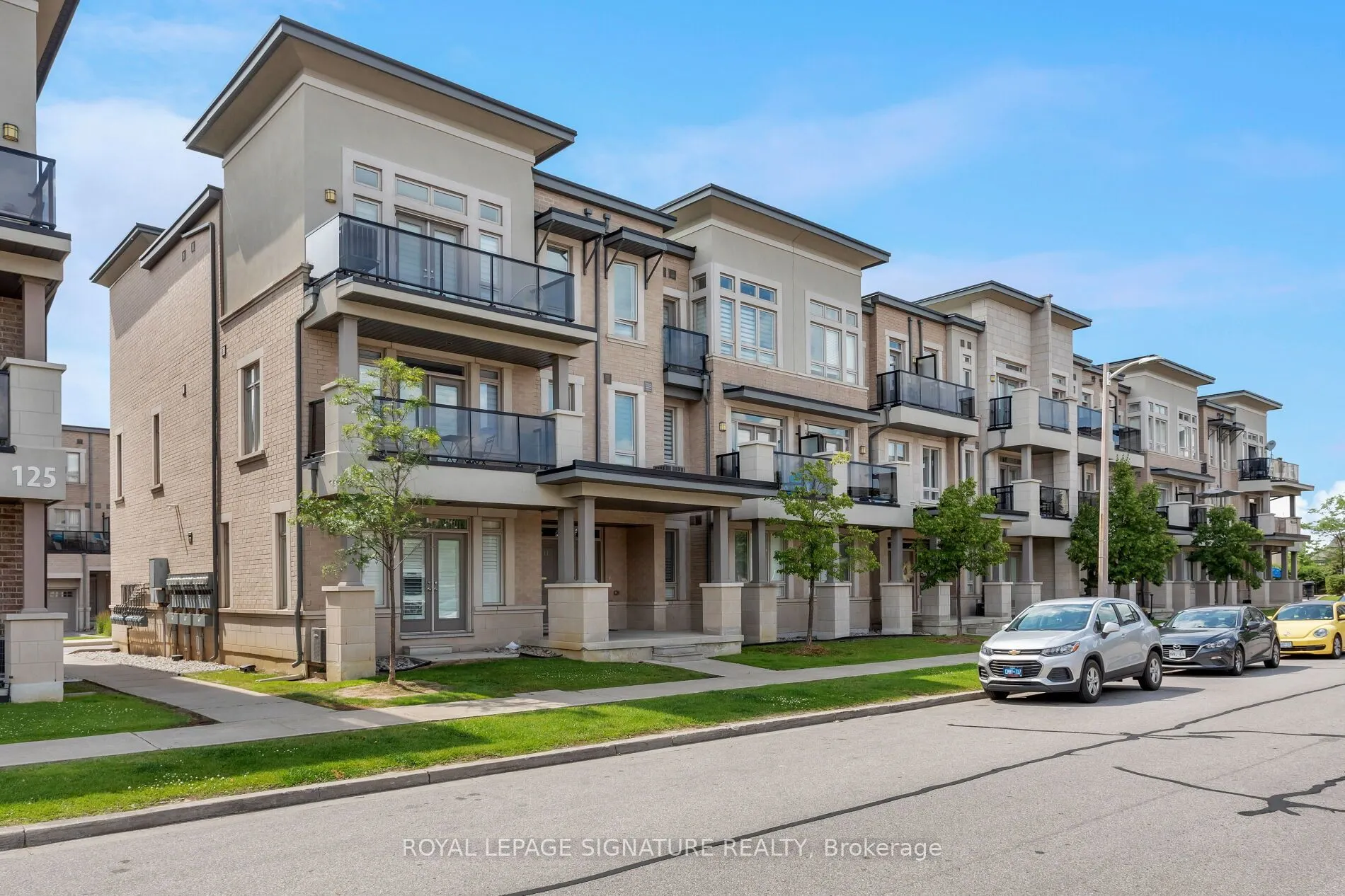 105 Kayla Crescent E, #18