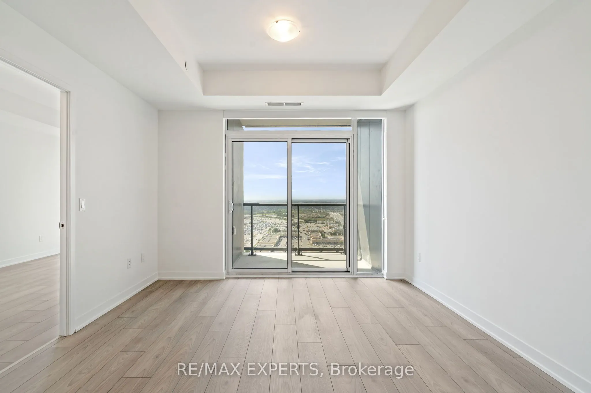 10 Abeja Street, #2521