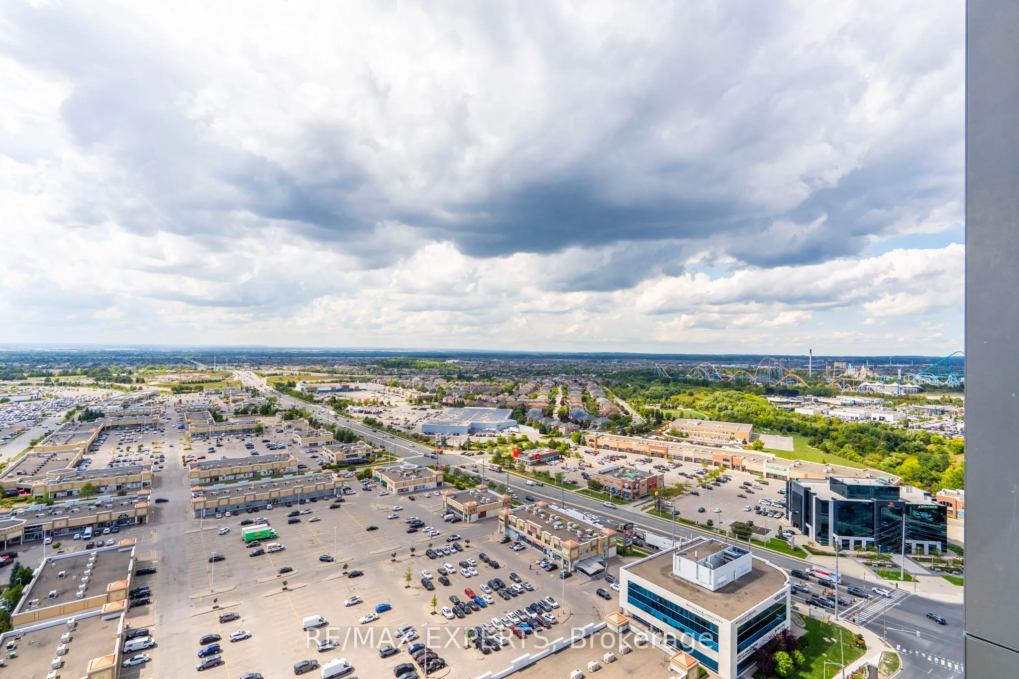10 Abeja Street, #2521