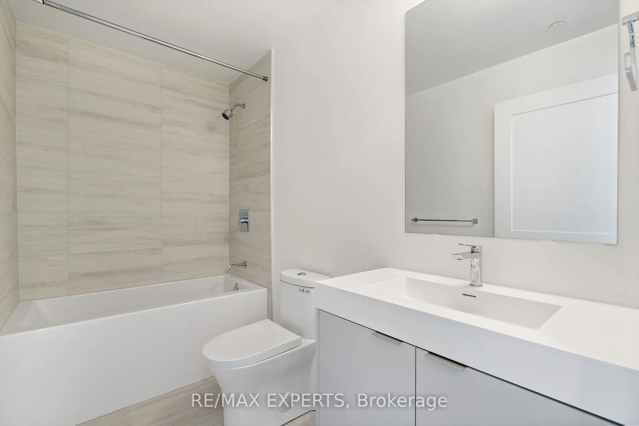 10 Abeja Street, #2521