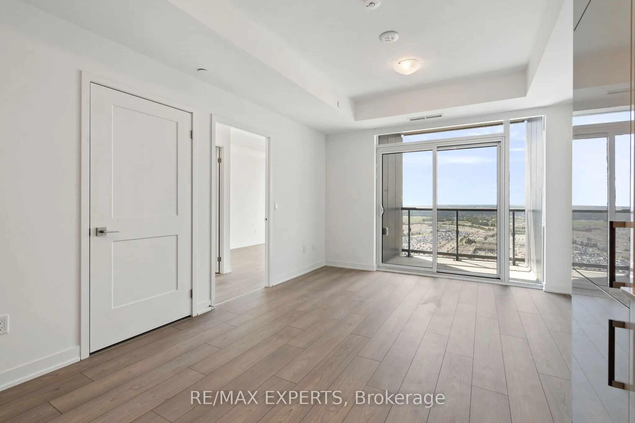 10 Abeja Street, #2521