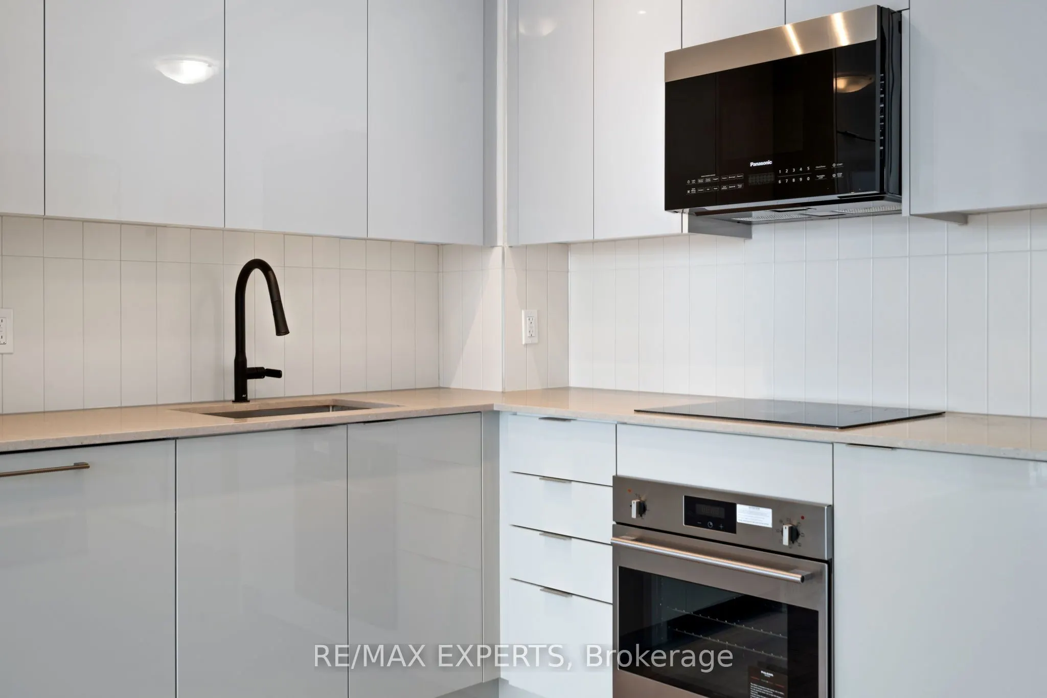 10 Abeja Street, #2521