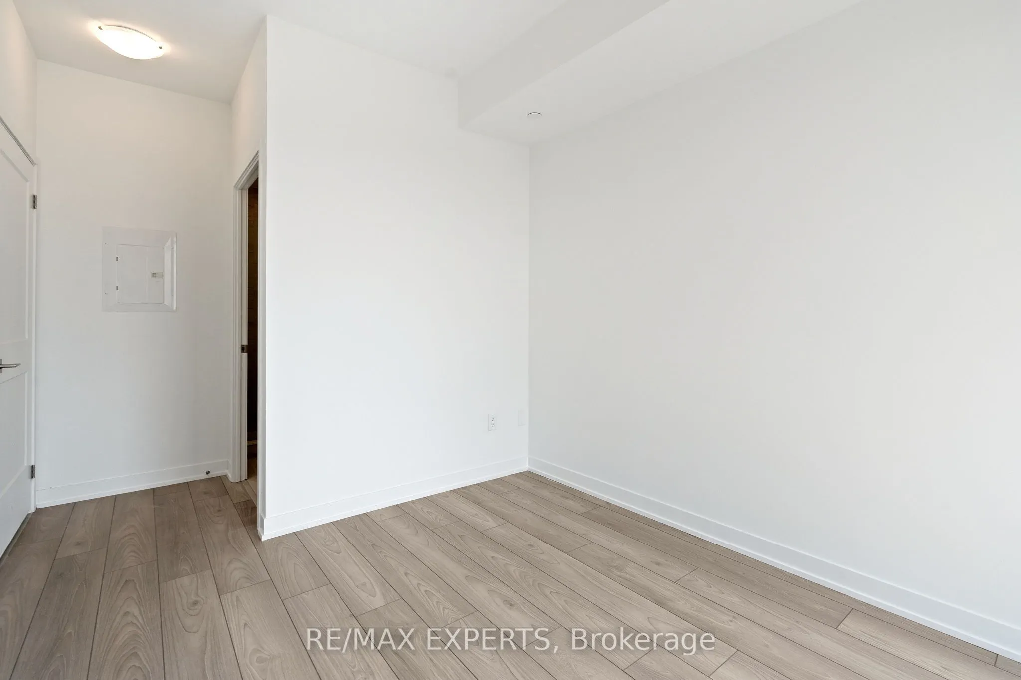 10 Abeja Street, #2521