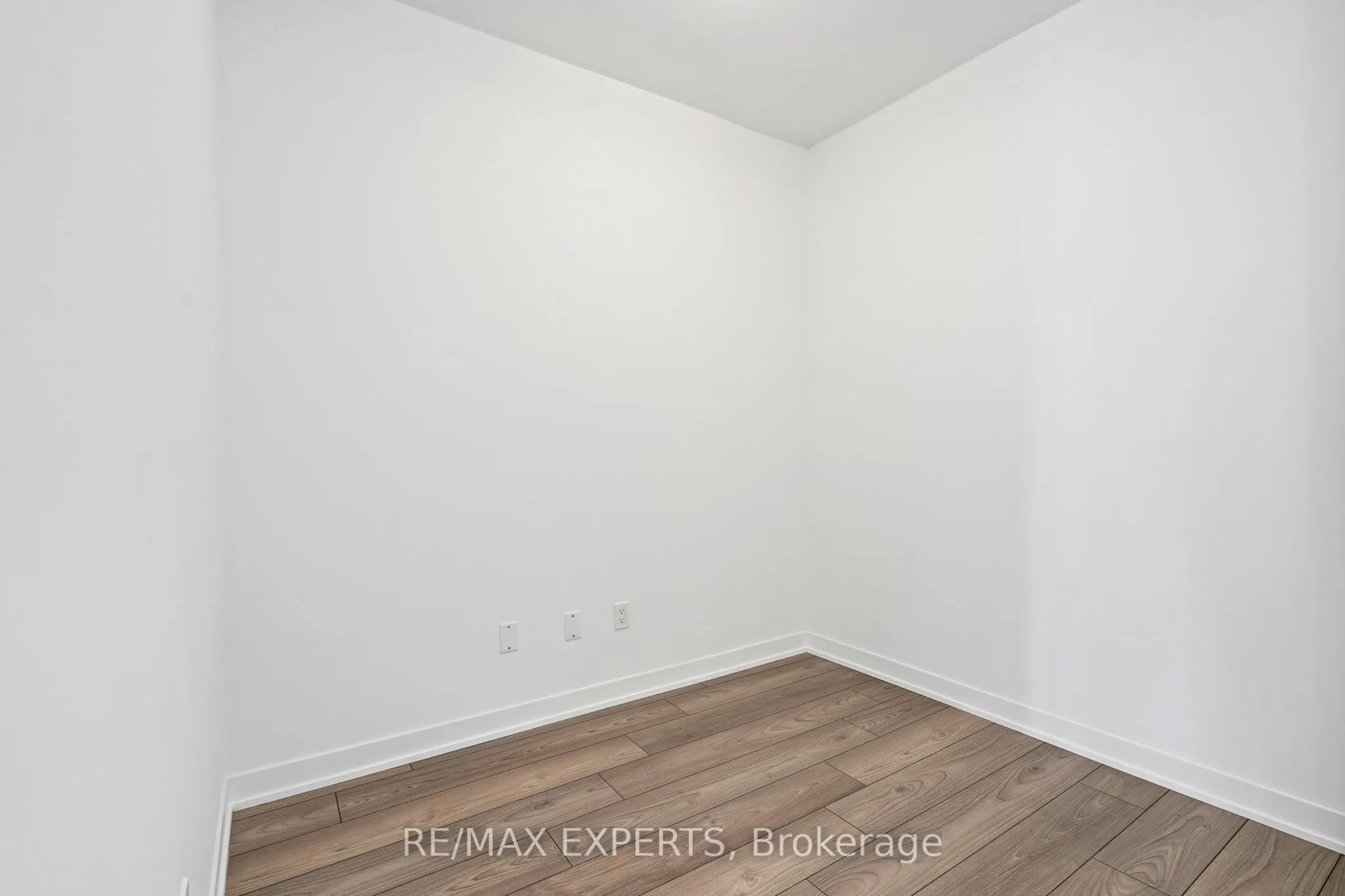 10 Abeja Street, #2521