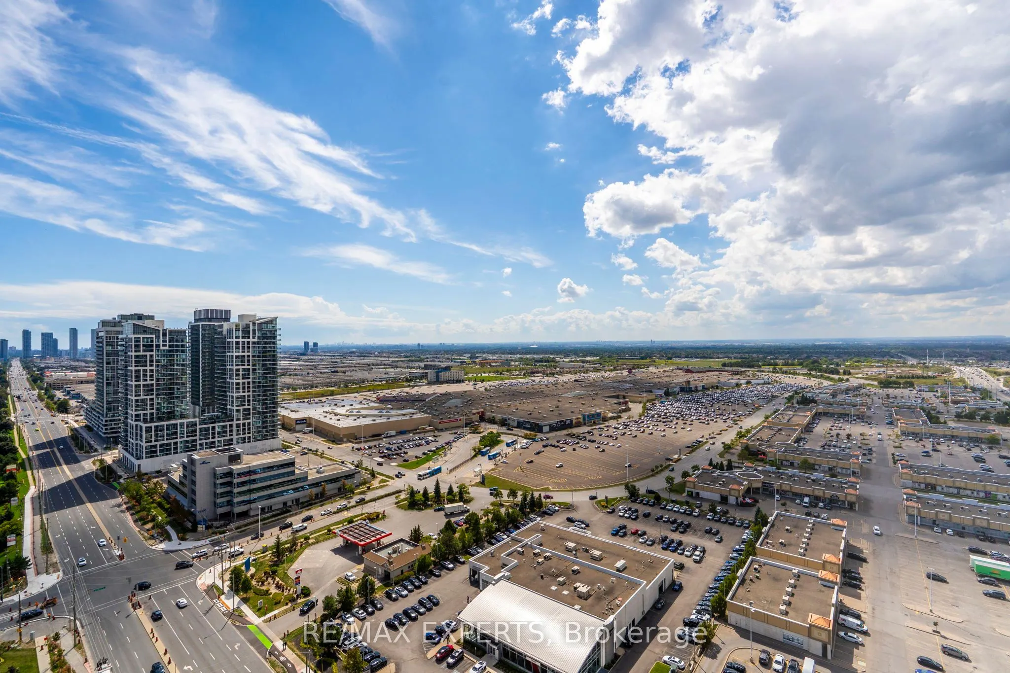 10 Abeja Street, #2521