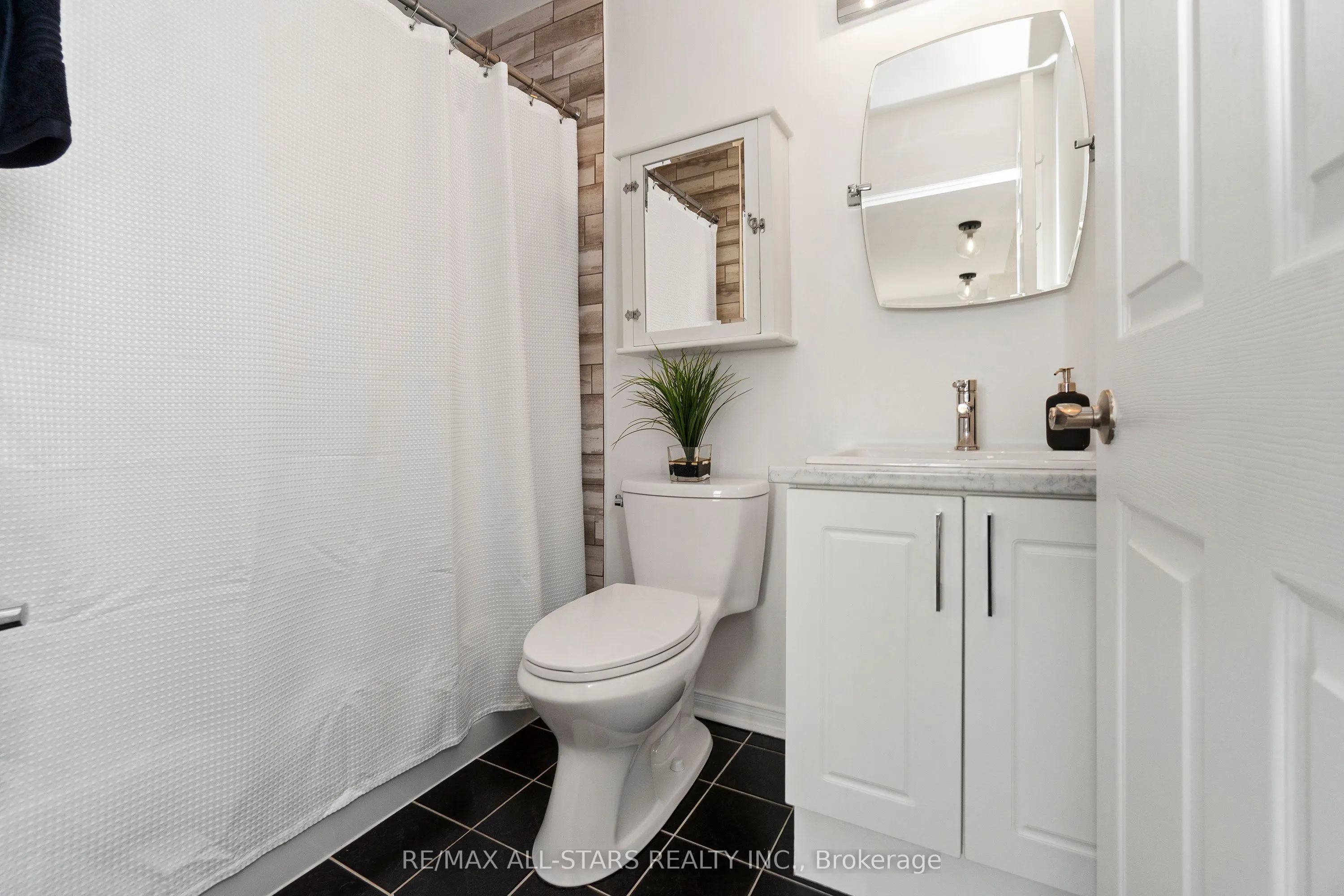 15 Cornell Meadows Avenue, #A204