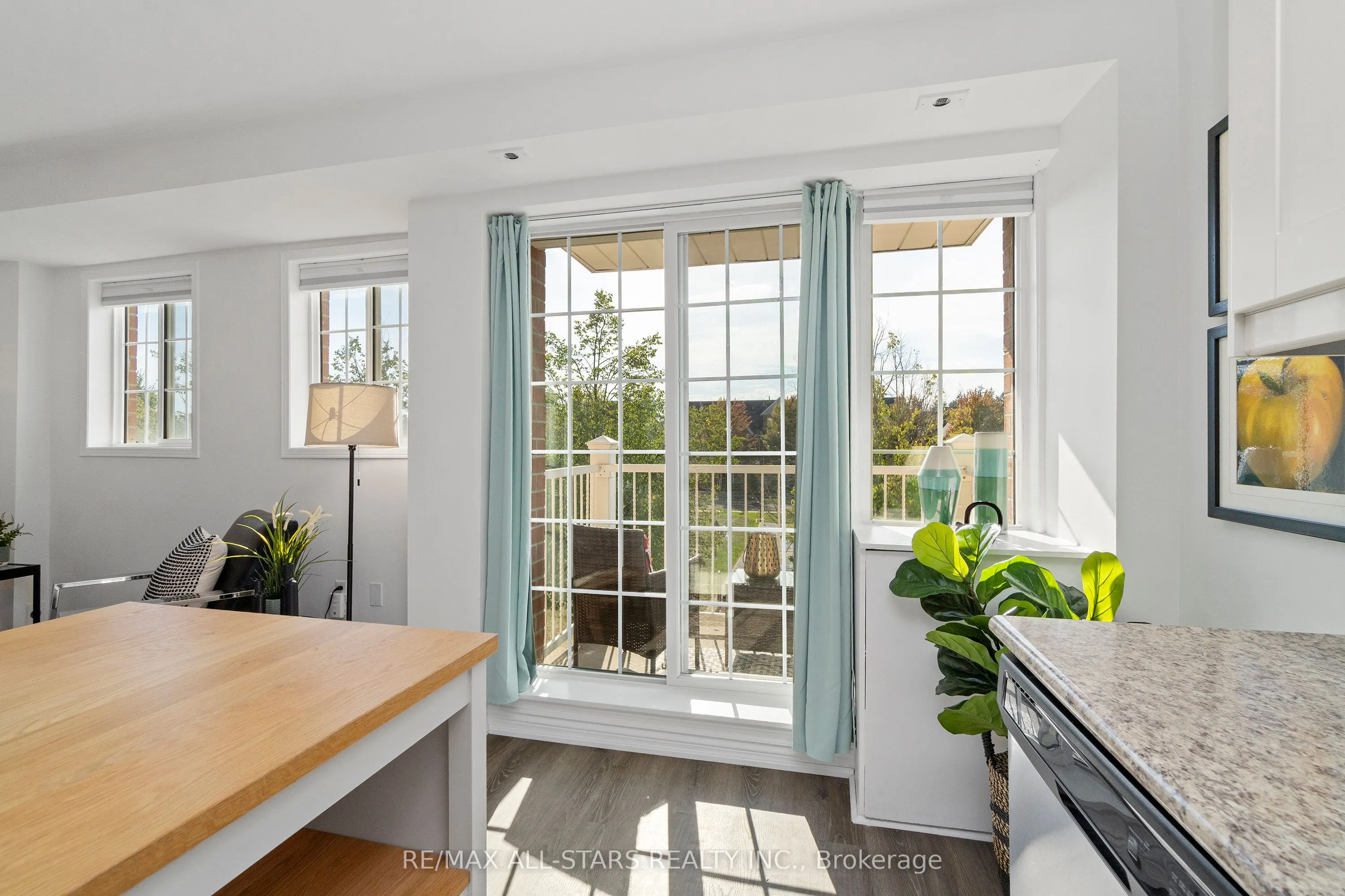 15 Cornell Meadows Avenue, #A204