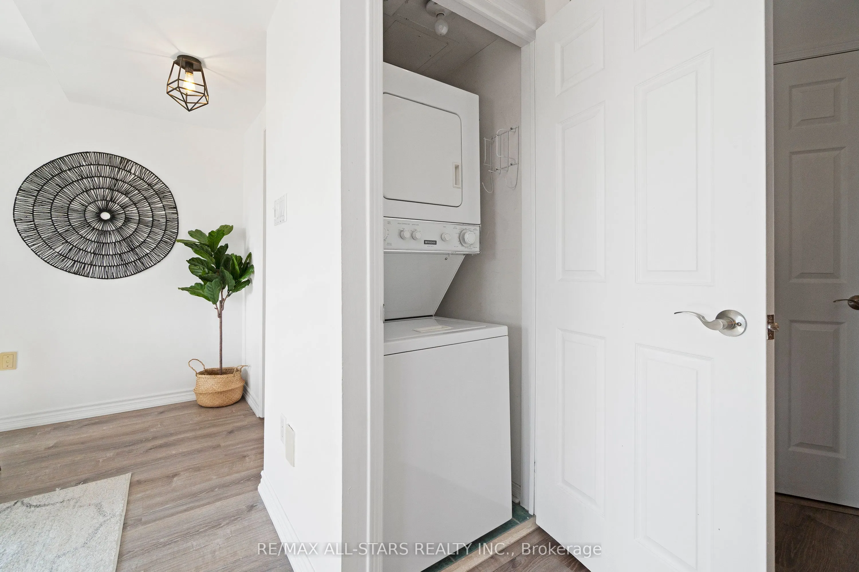 15 Cornell Meadows Avenue, #A204