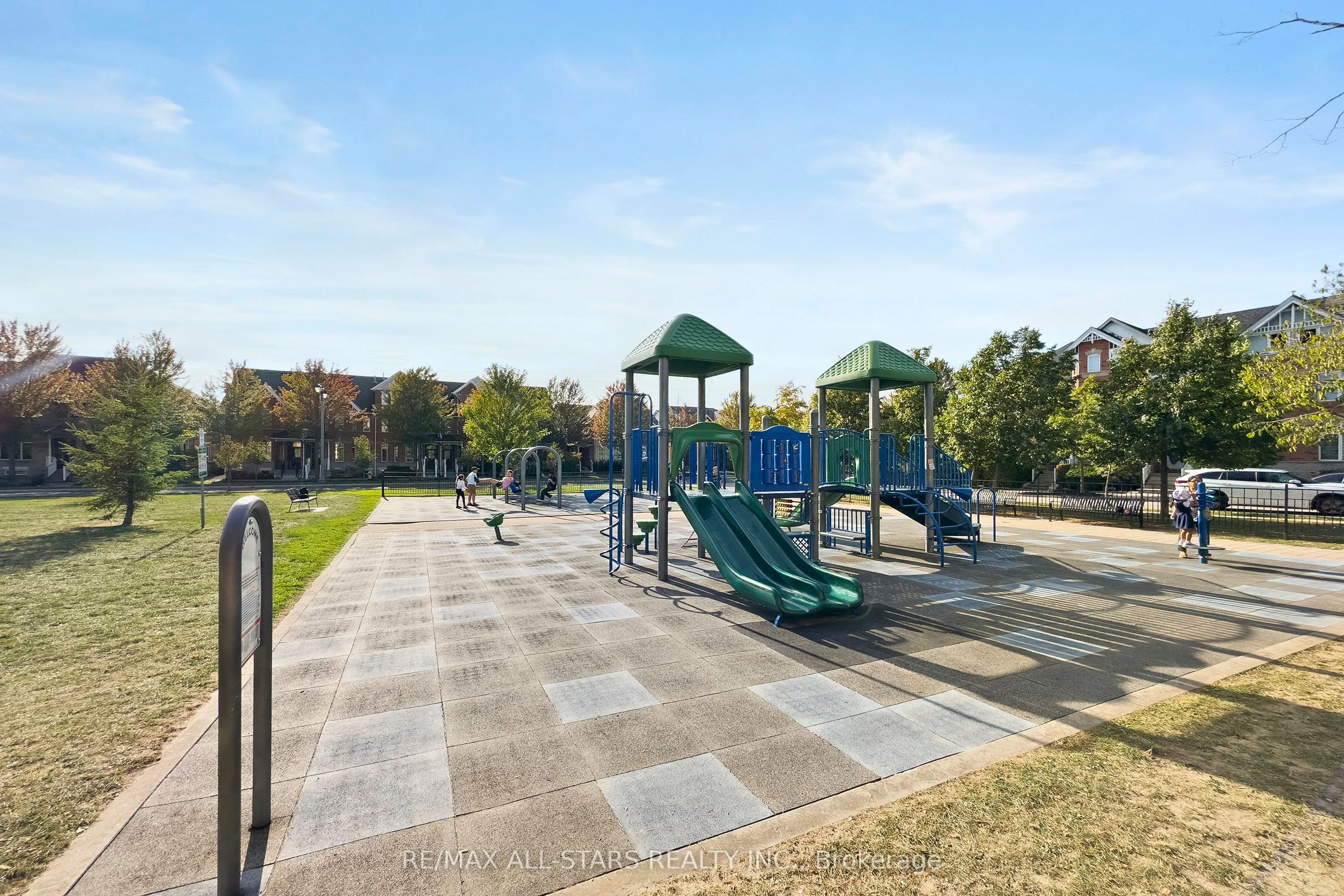 15 Cornell Meadows Avenue, #A204