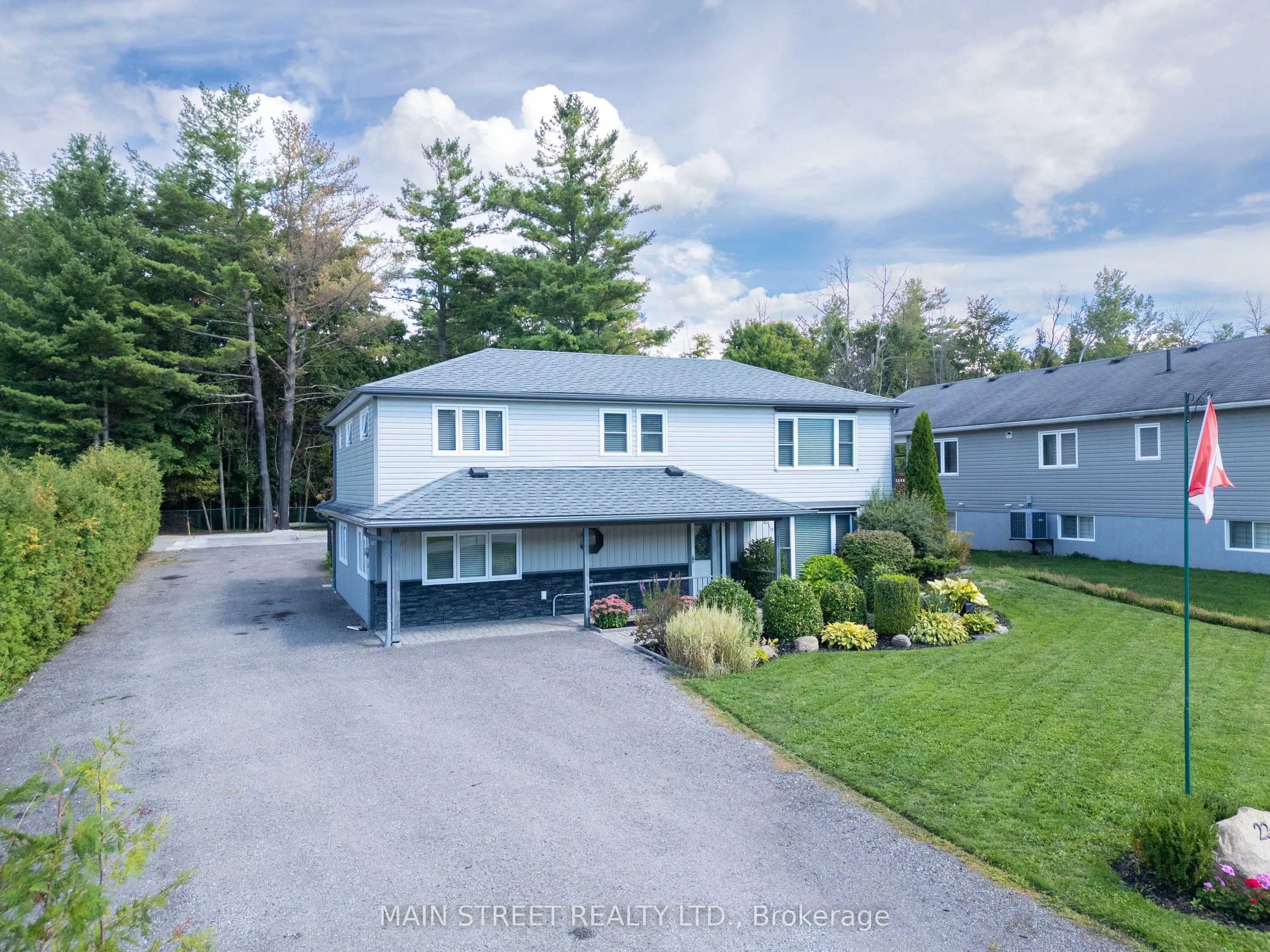 23 Sunnidale Boulevard E