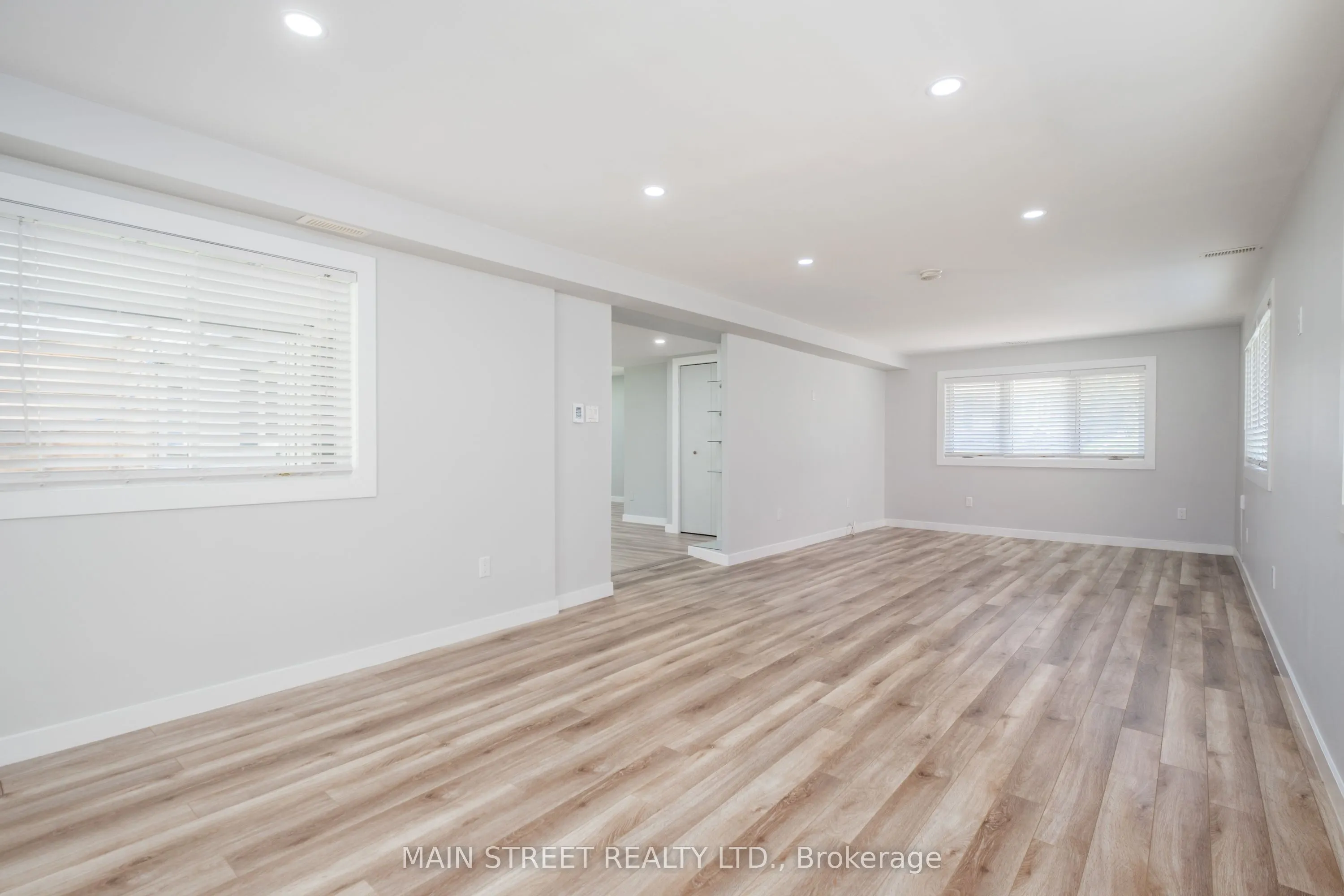 23 Sunnidale Boulevard E