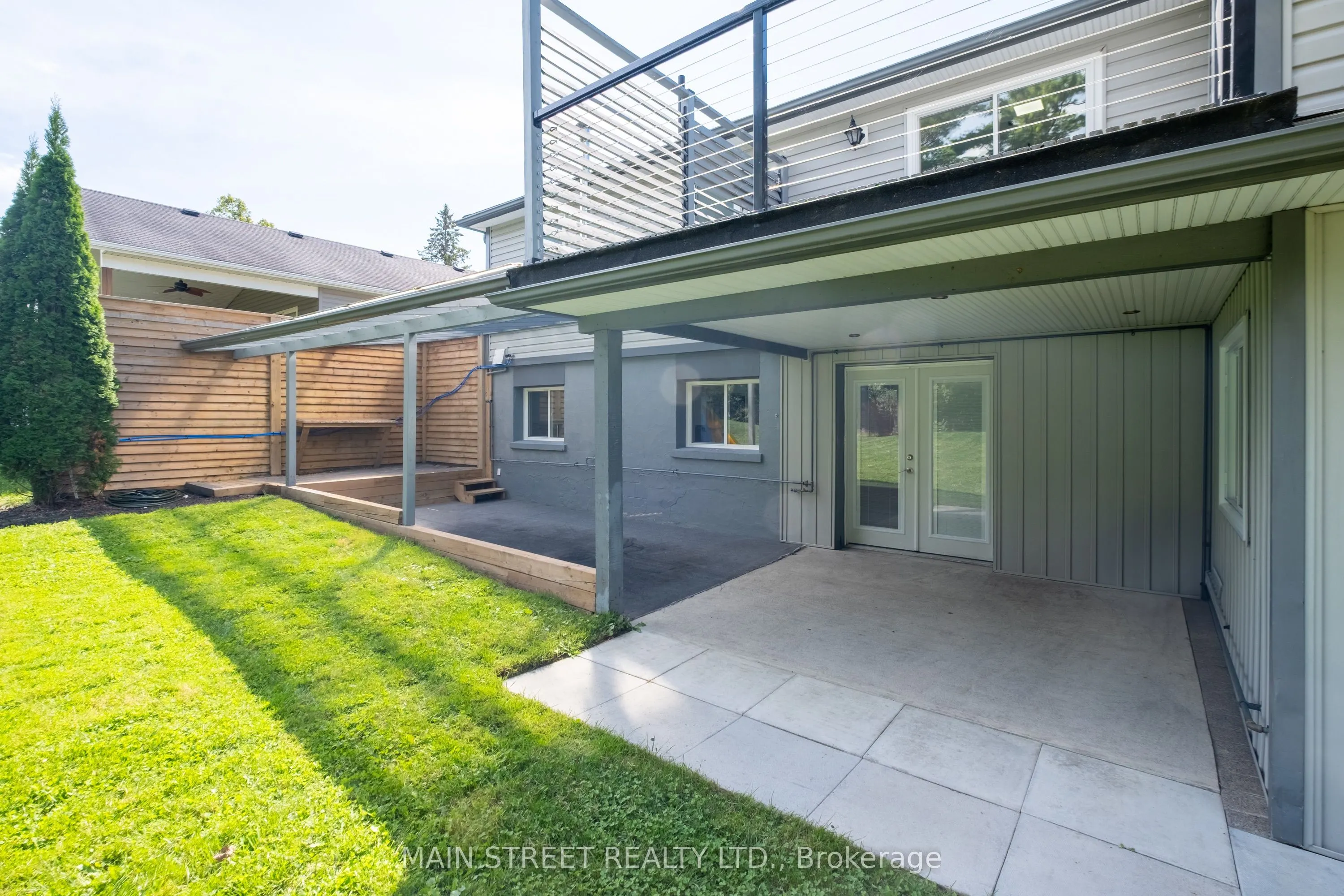 23 Sunnidale Boulevard E