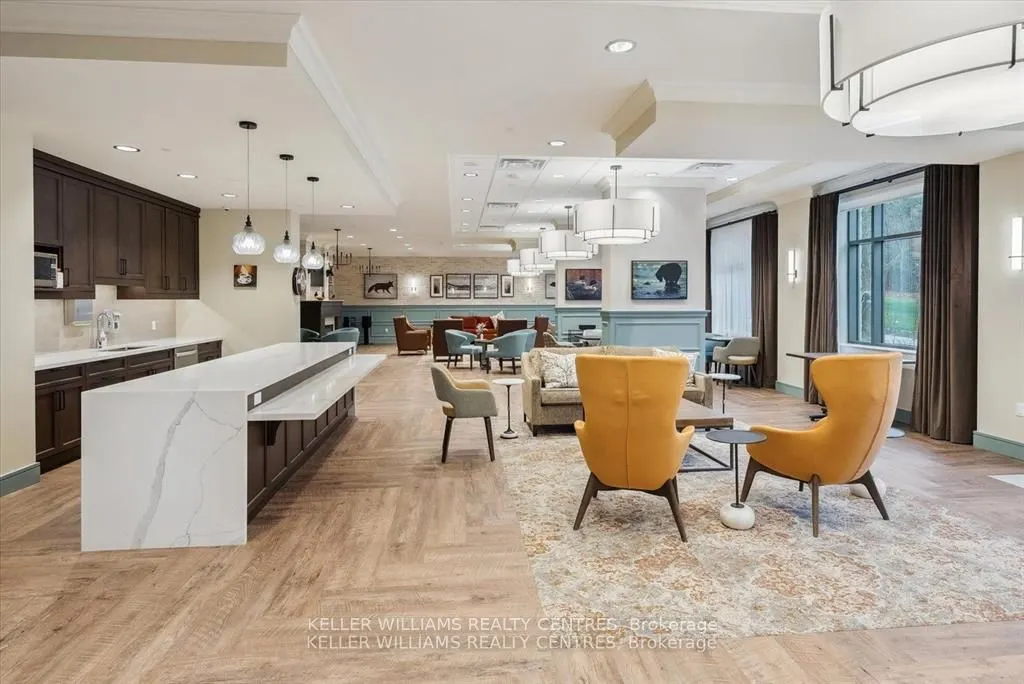 460 William Graham Drive, #302