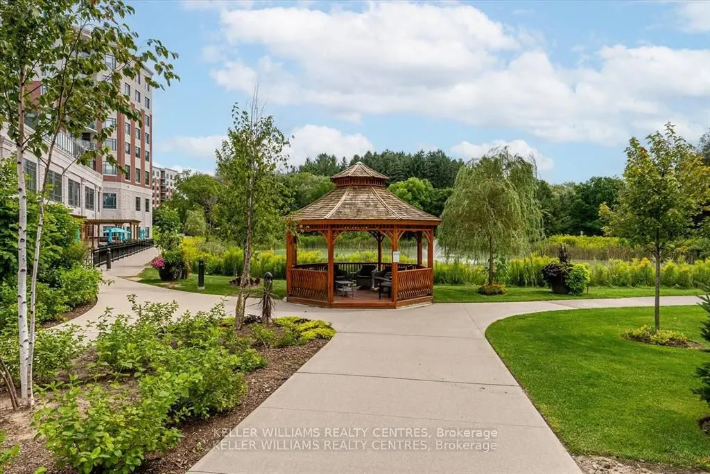 460 William Graham Drive, #302
