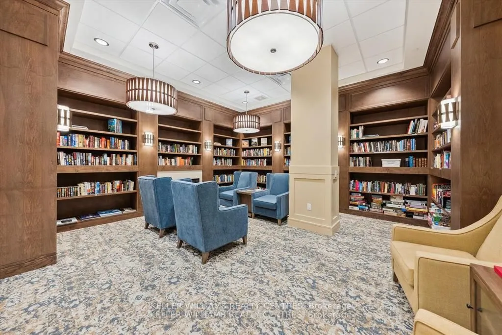 460 William Graham Drive, #302