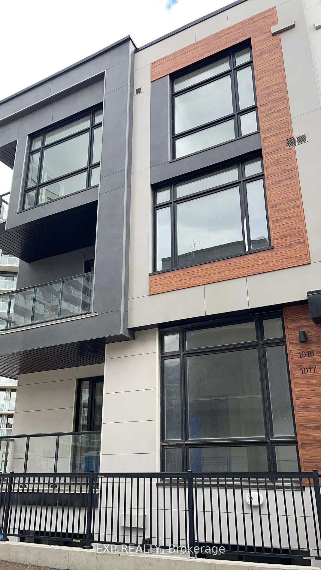 14 David Eyer Road, #1017