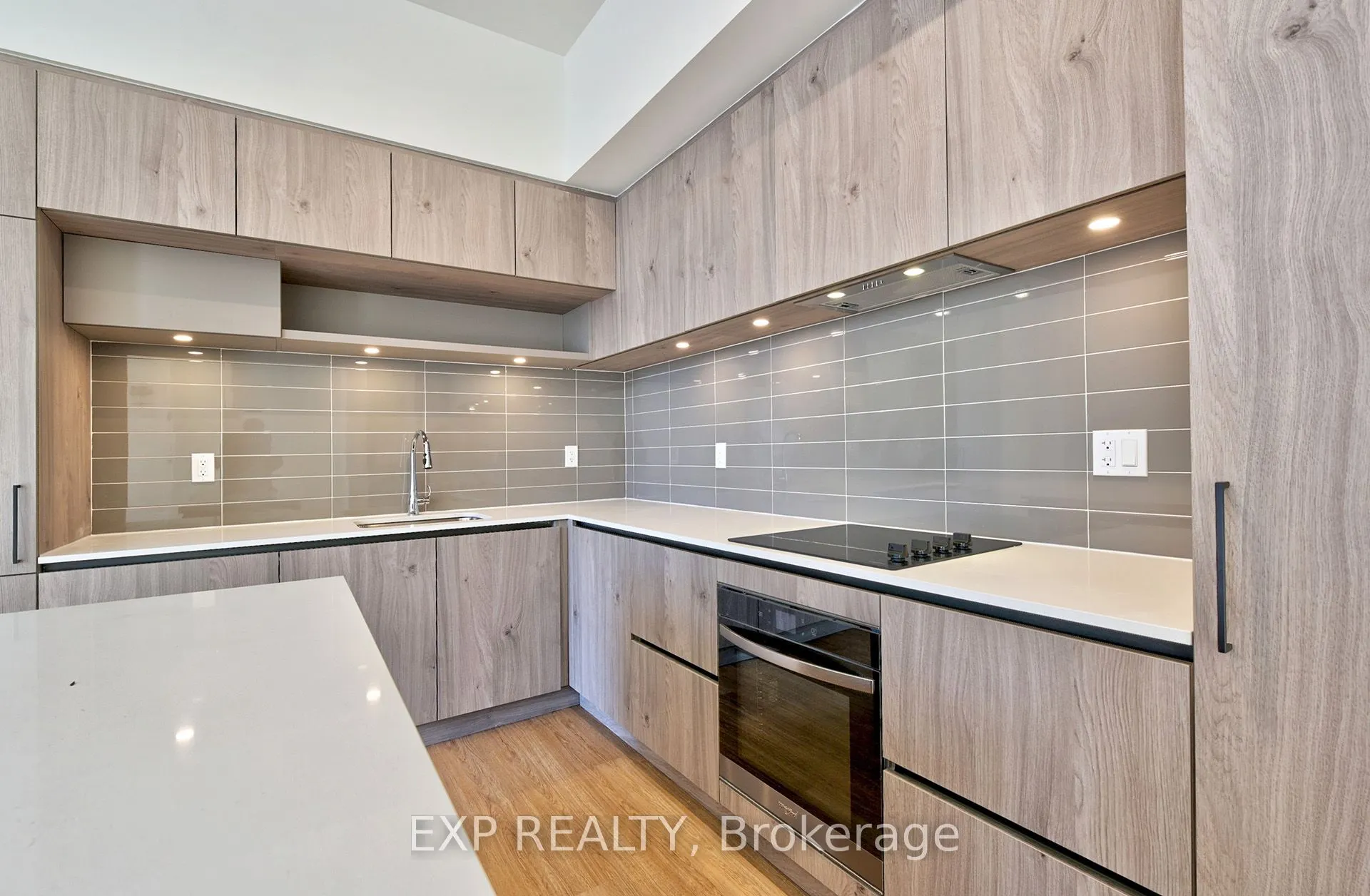 14 David Eyer Road, #1017