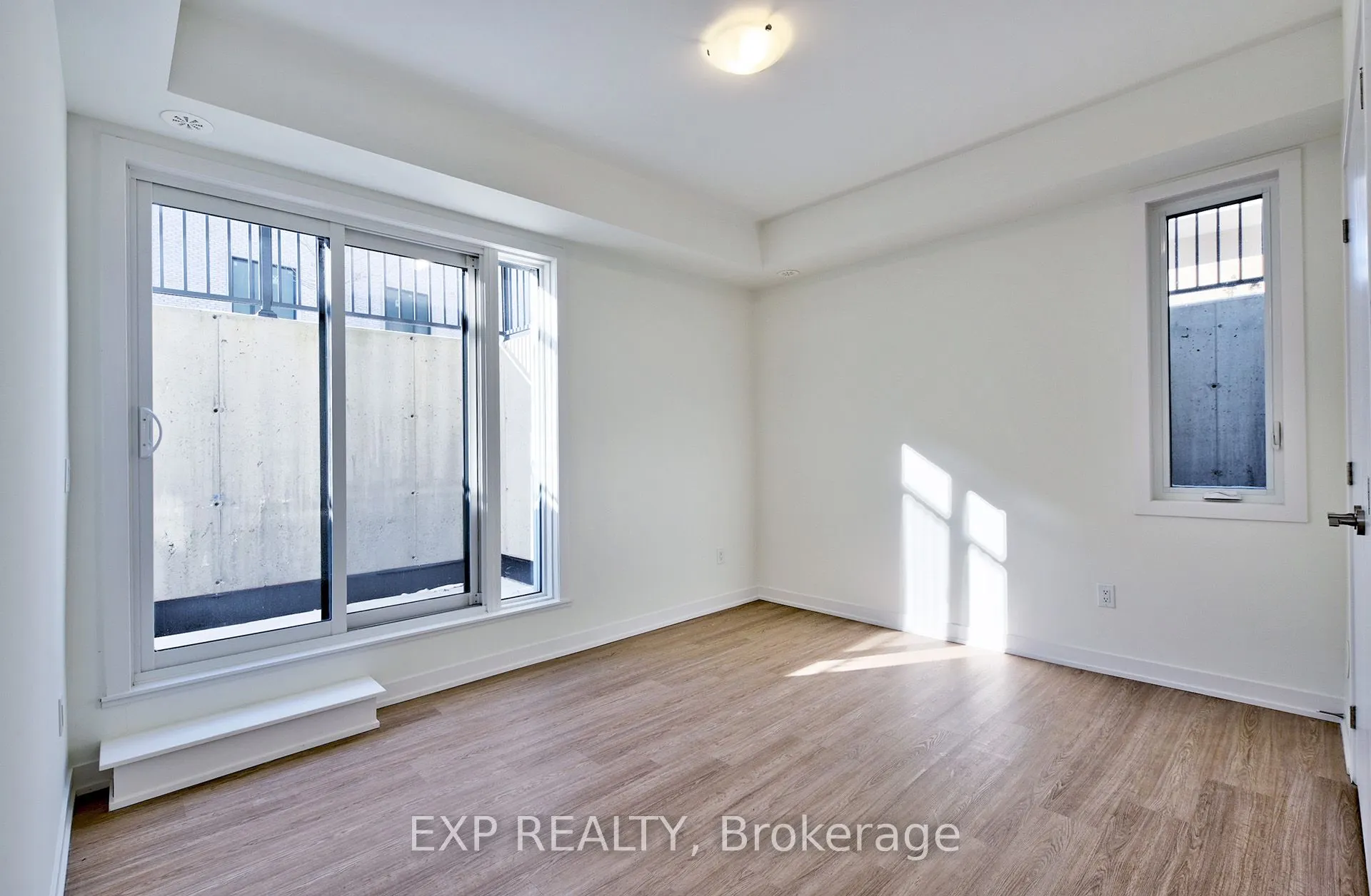 14 David Eyer Road, #1017
