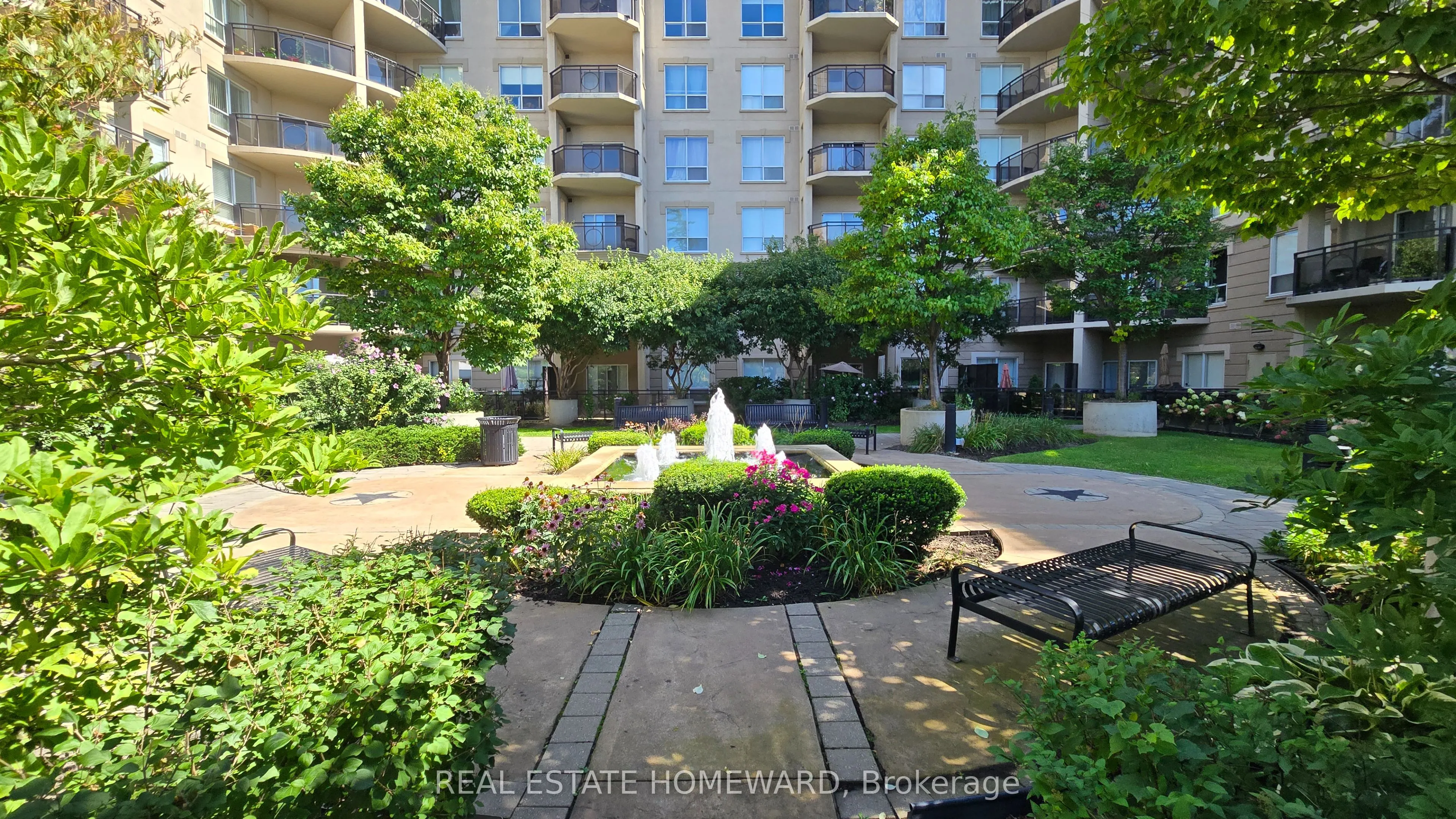 2 Maison Parc Court, #314