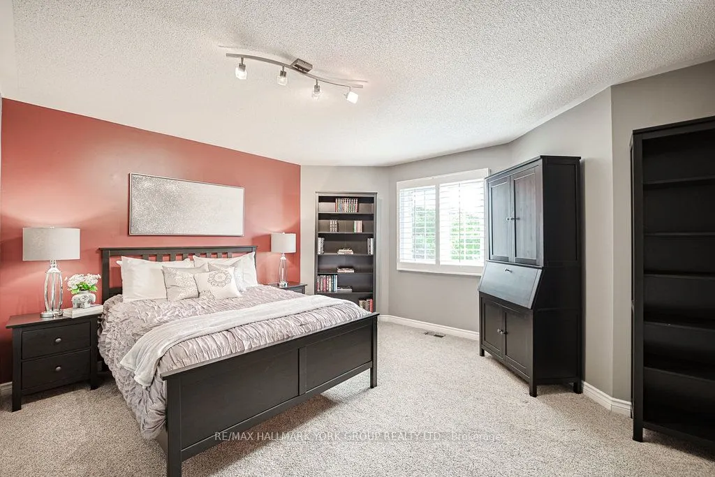 1032 Sir Ivor Court