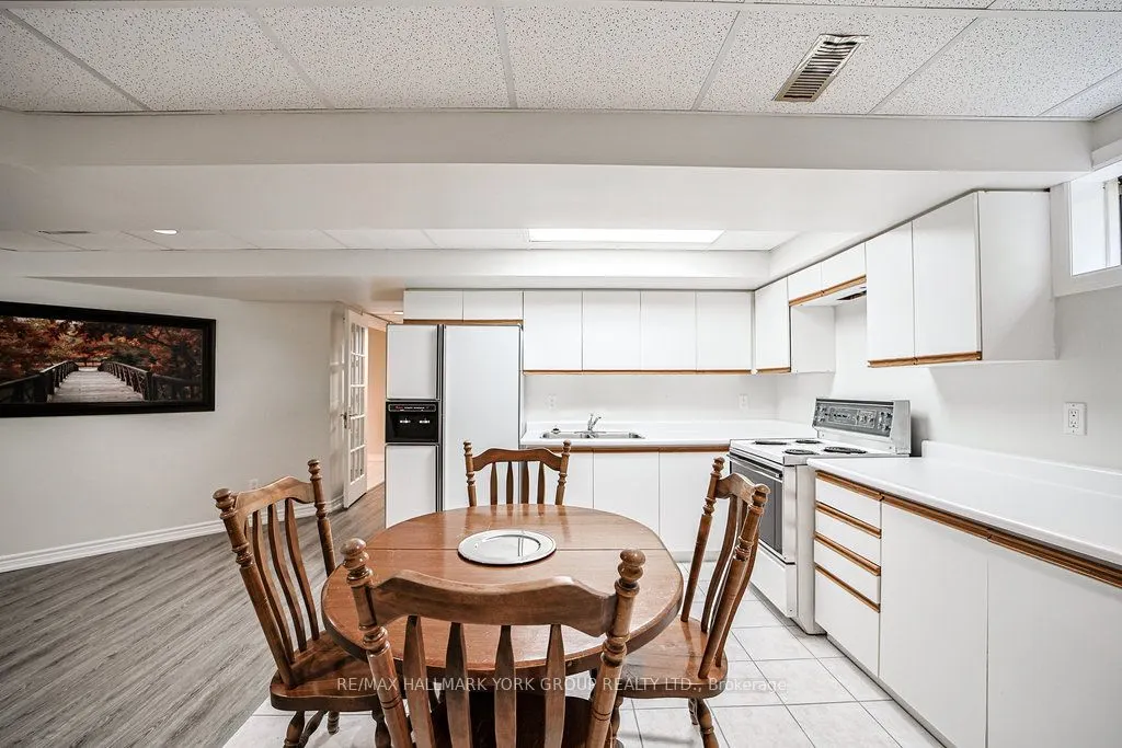 1032 Sir Ivor Court
