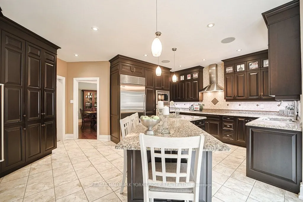 1032 Sir Ivor Court