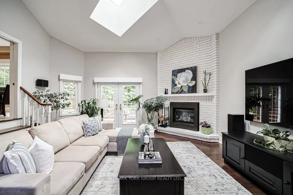 1032 Sir Ivor Court