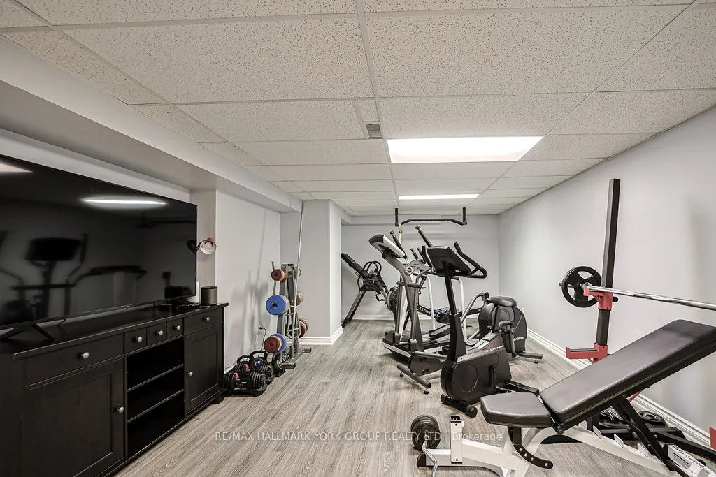 1032 Sir Ivor Court