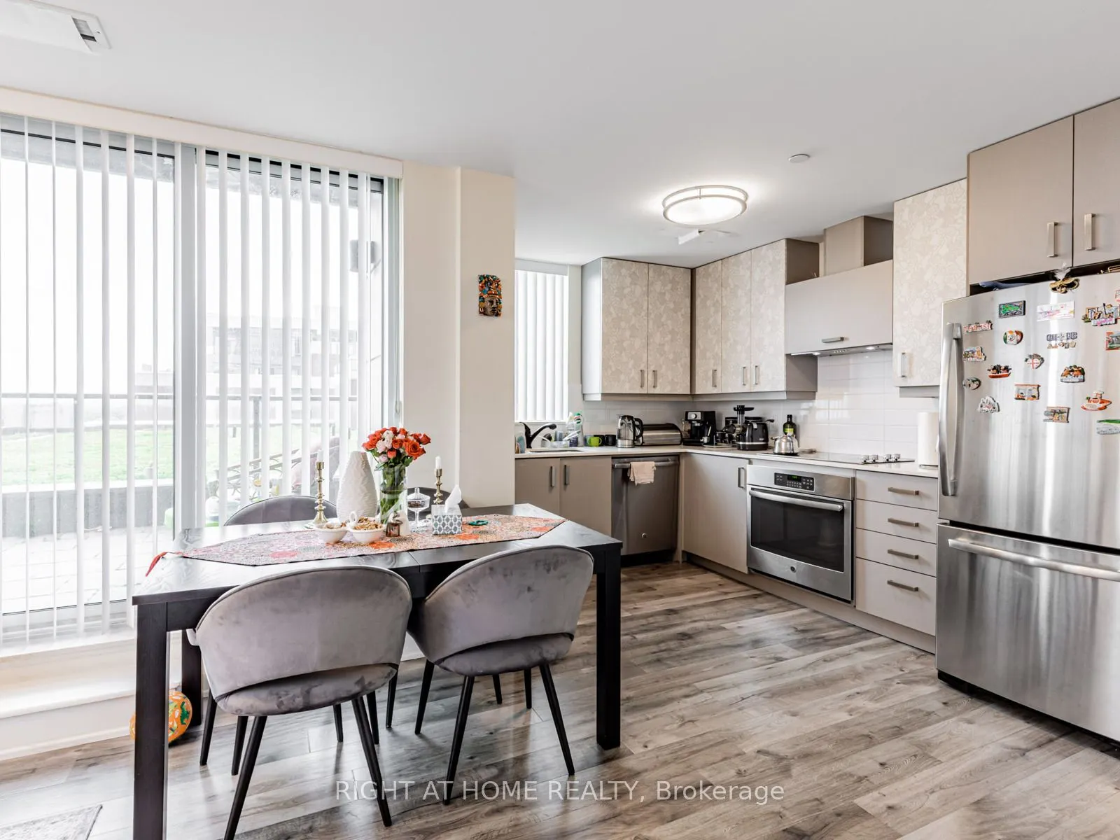 18 Uptown Drive, #826