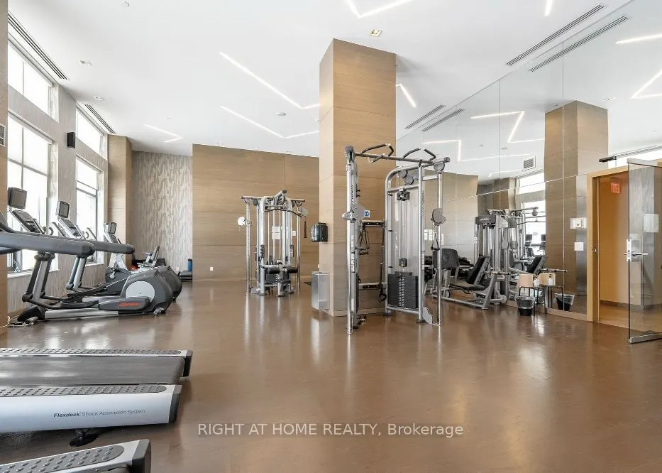 18 Uptown Drive, #826