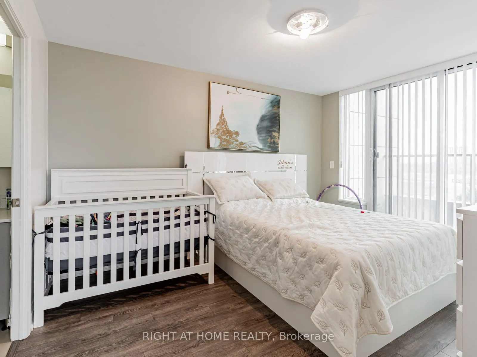 18 Uptown Drive, #826