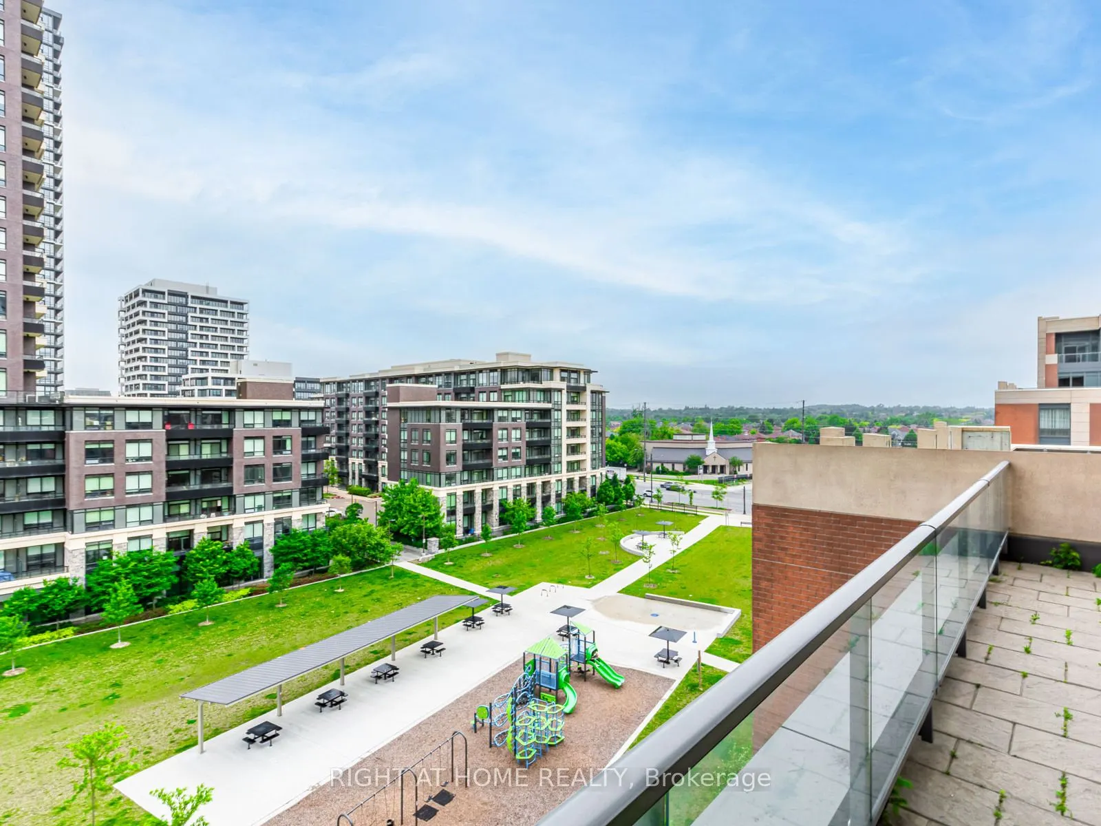 18 Uptown Drive, #826
