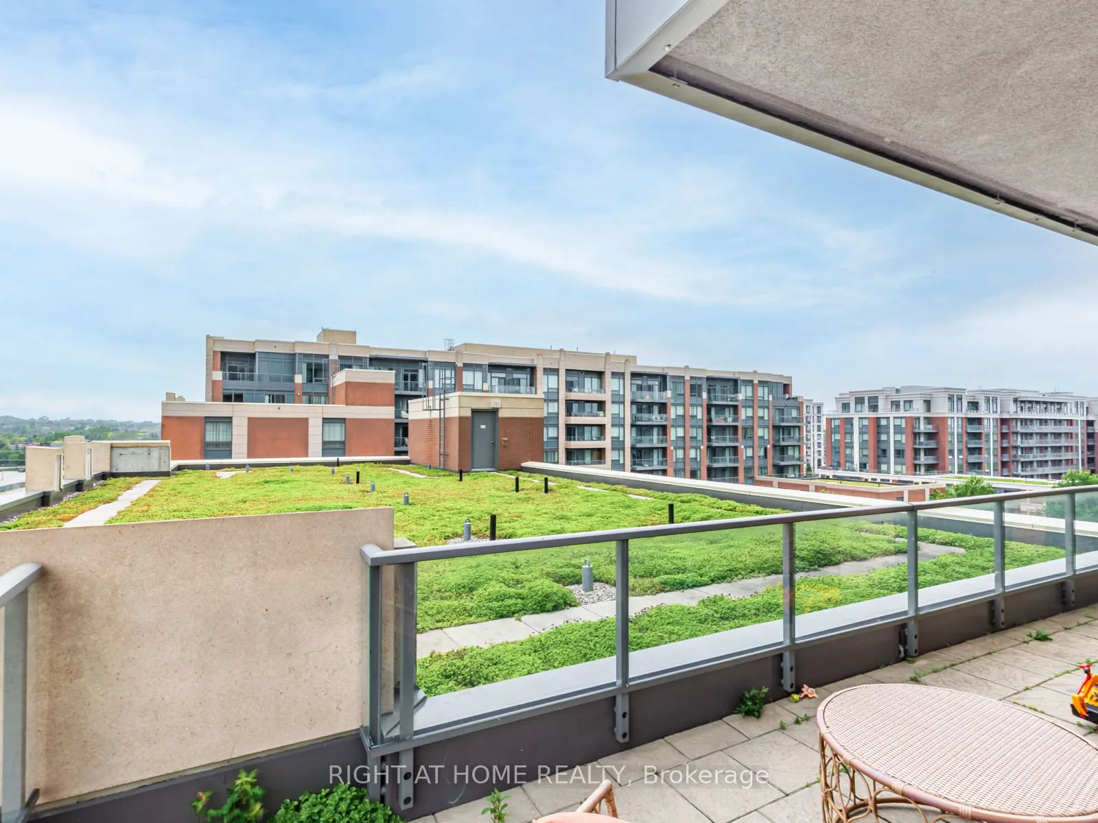18 Uptown Drive, #826
