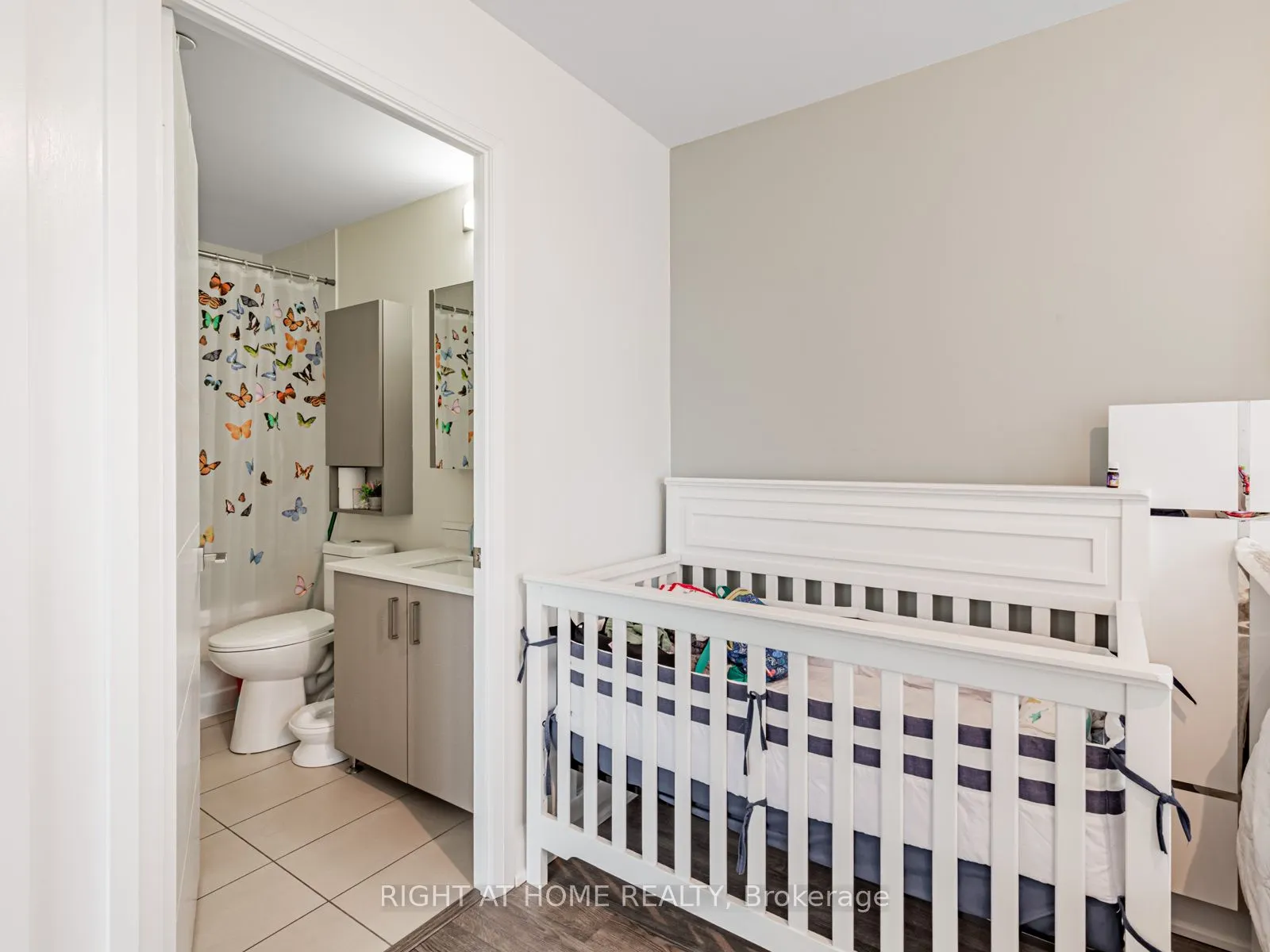 18 Uptown Drive, #826