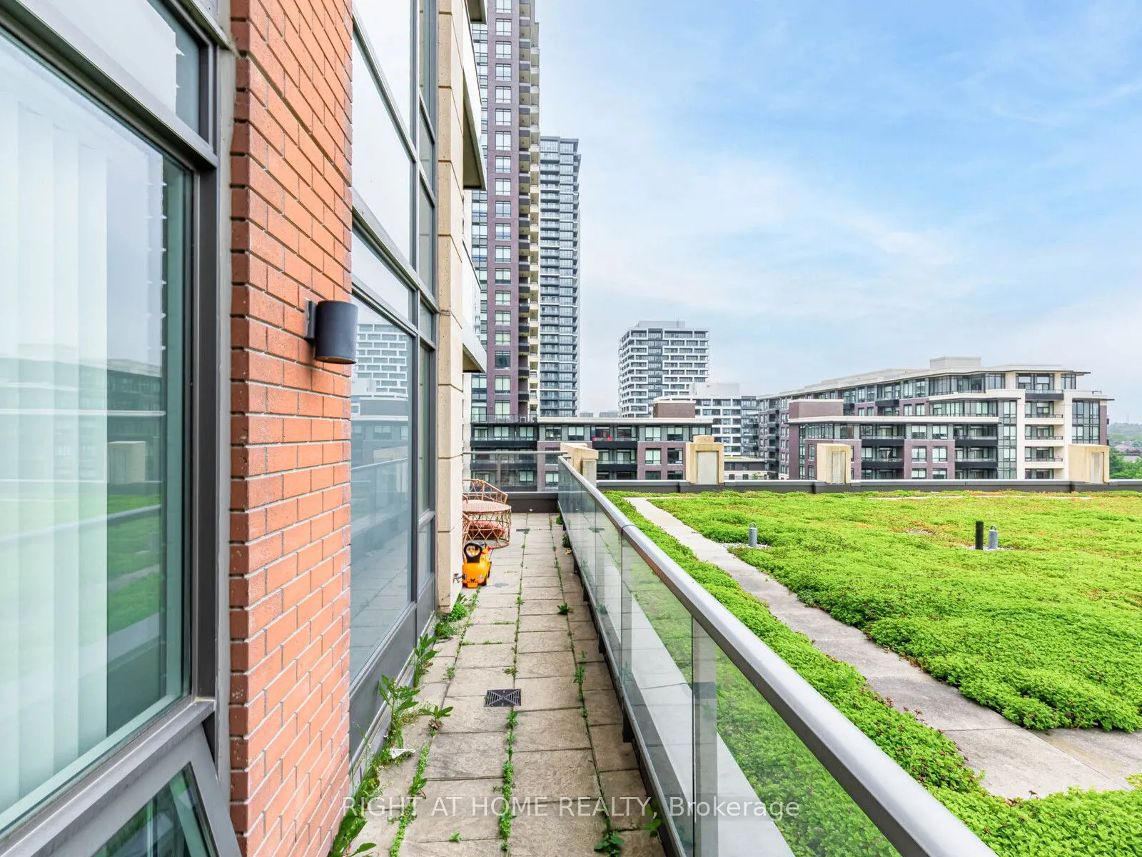 18 Uptown Drive, #826