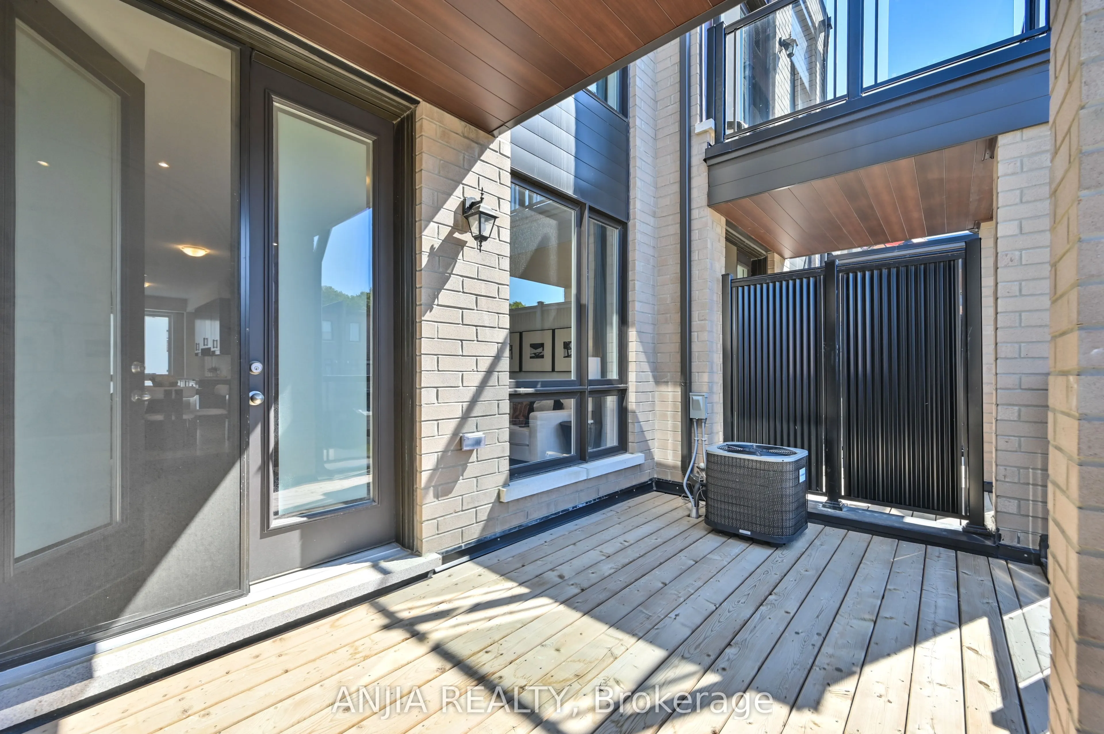 100 Stauffer Crescent