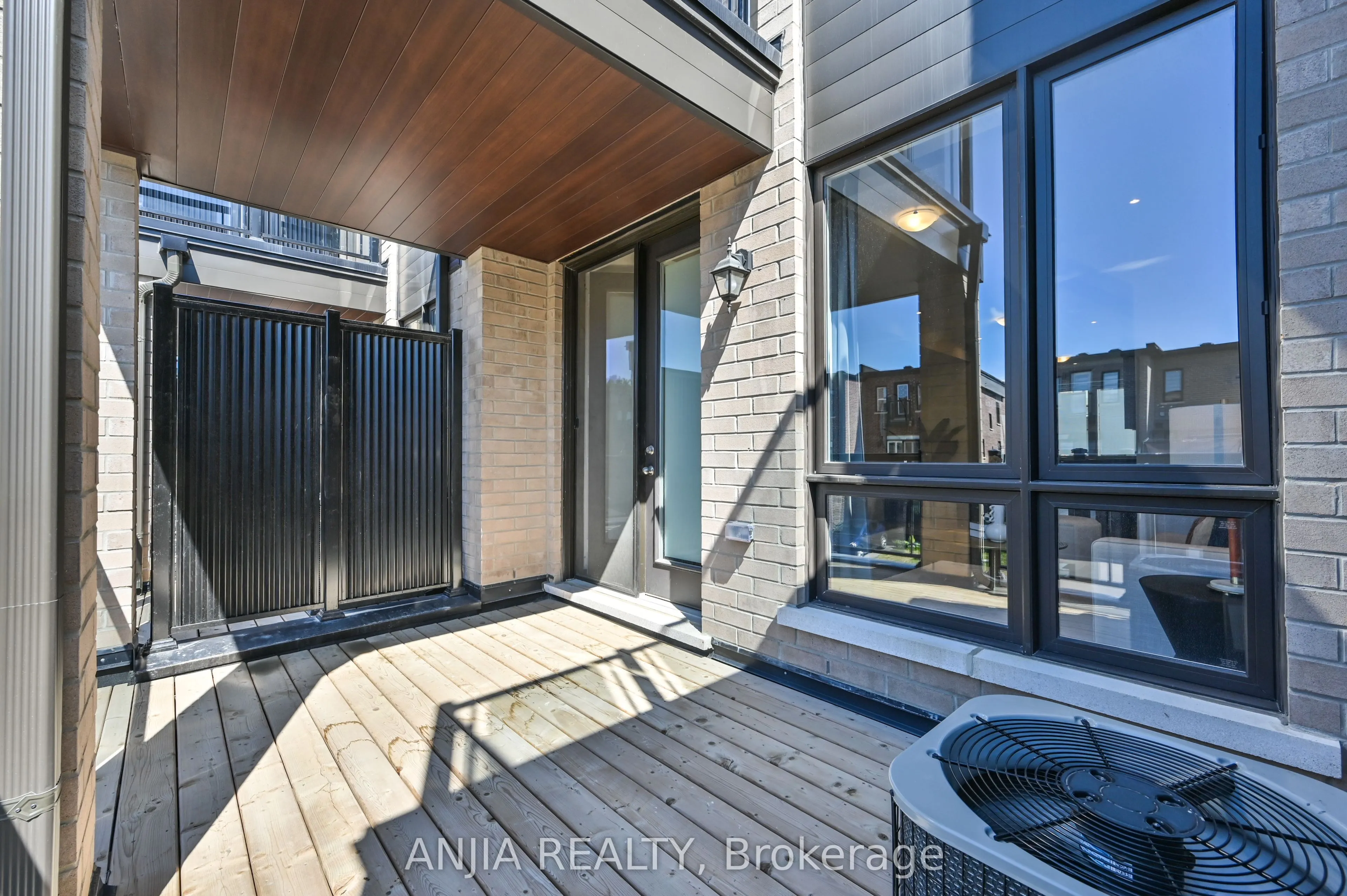 100 Stauffer Crescent