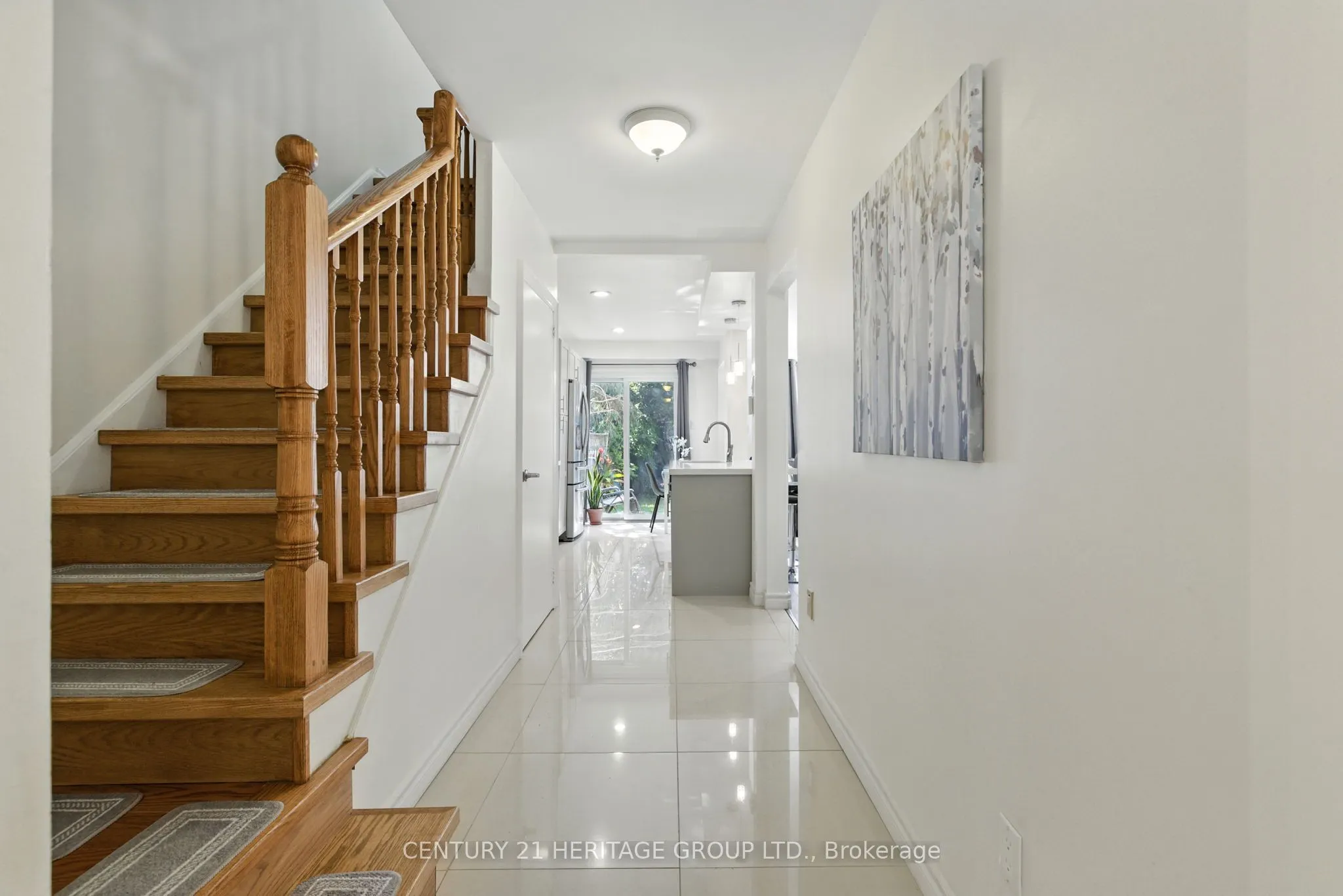 884 Clancey Crescent