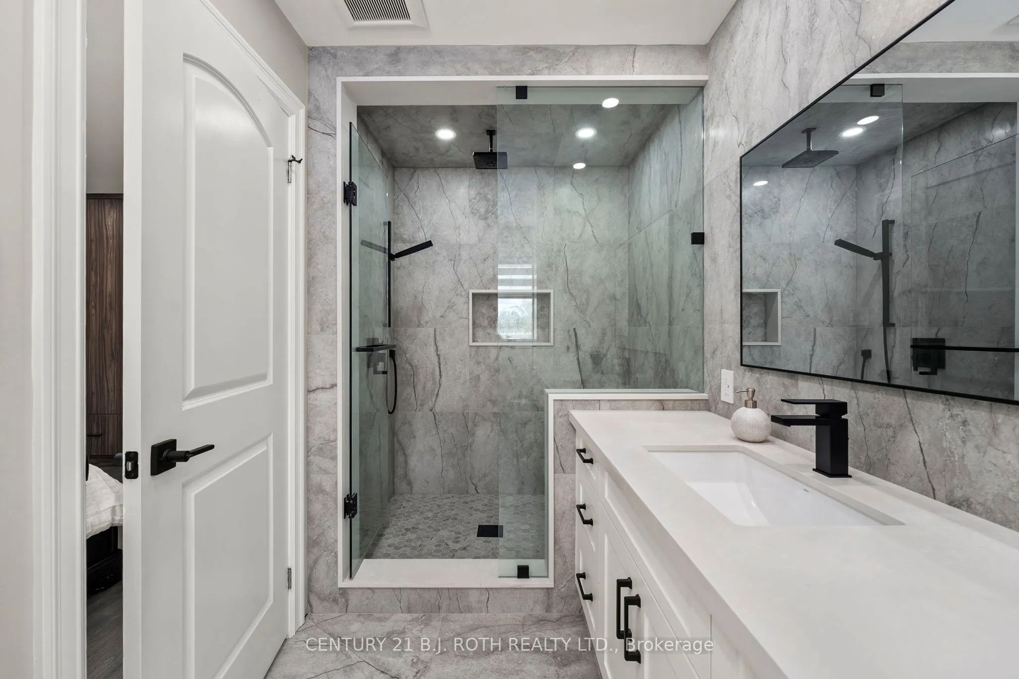 8032 KIPLING Avenue, #15
