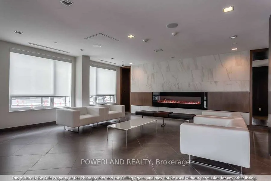 1 Uptown Drive, #907