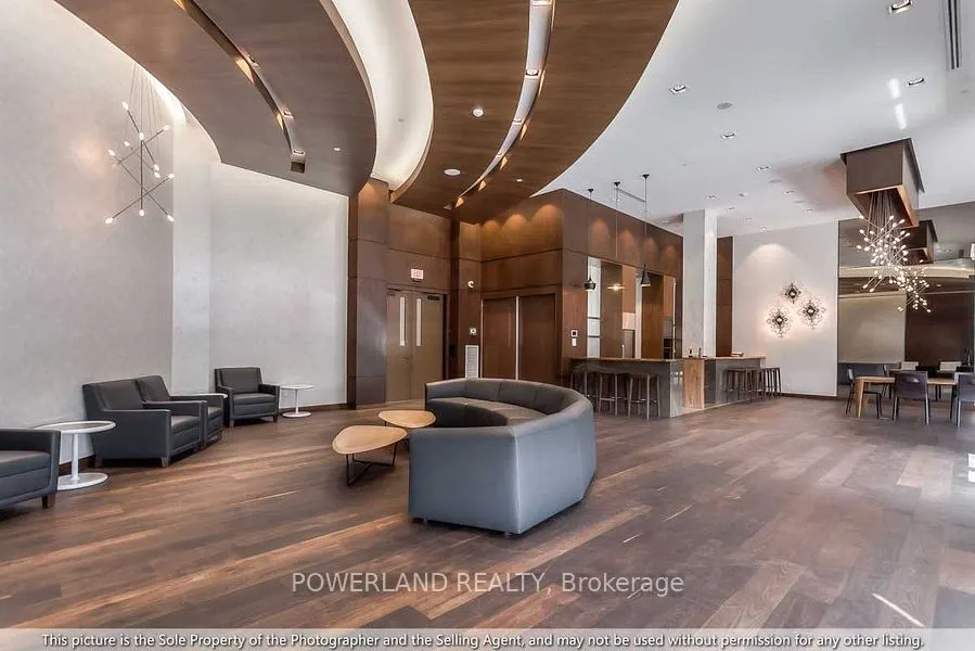 1 Uptown Drive, #907