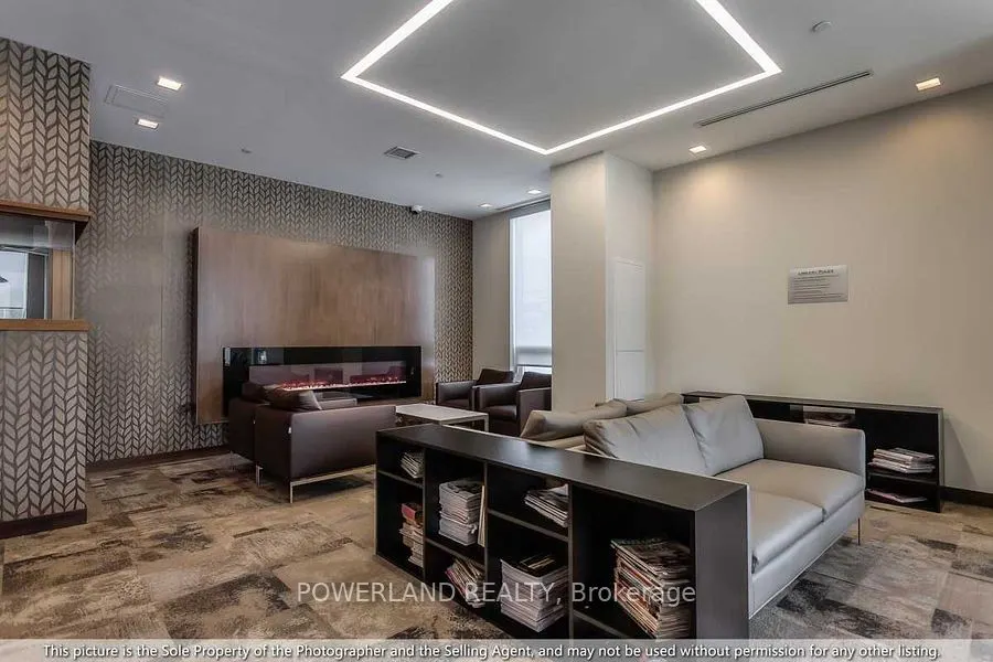 1 Uptown Drive, #907