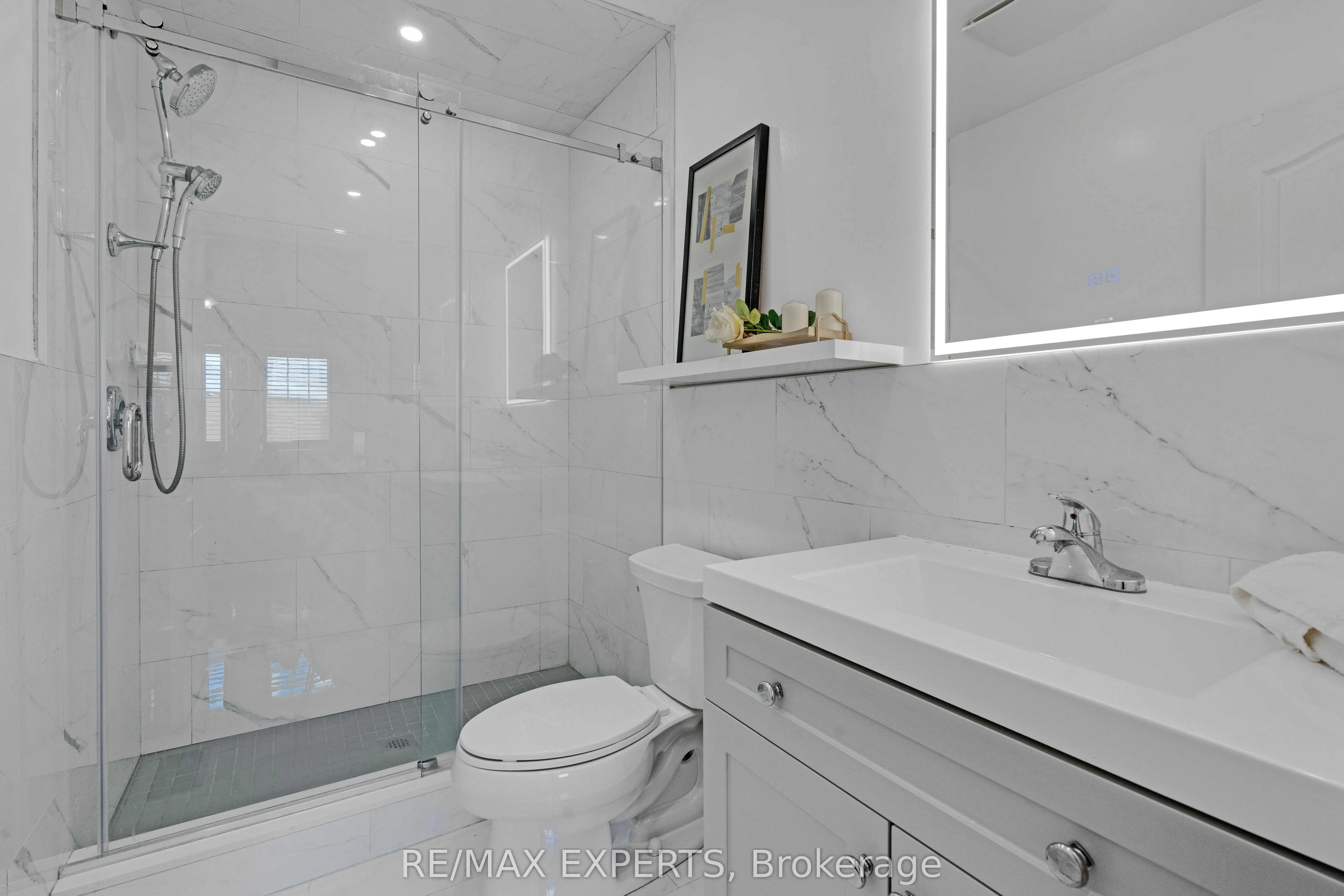 19 Foxchase Avenue, #32